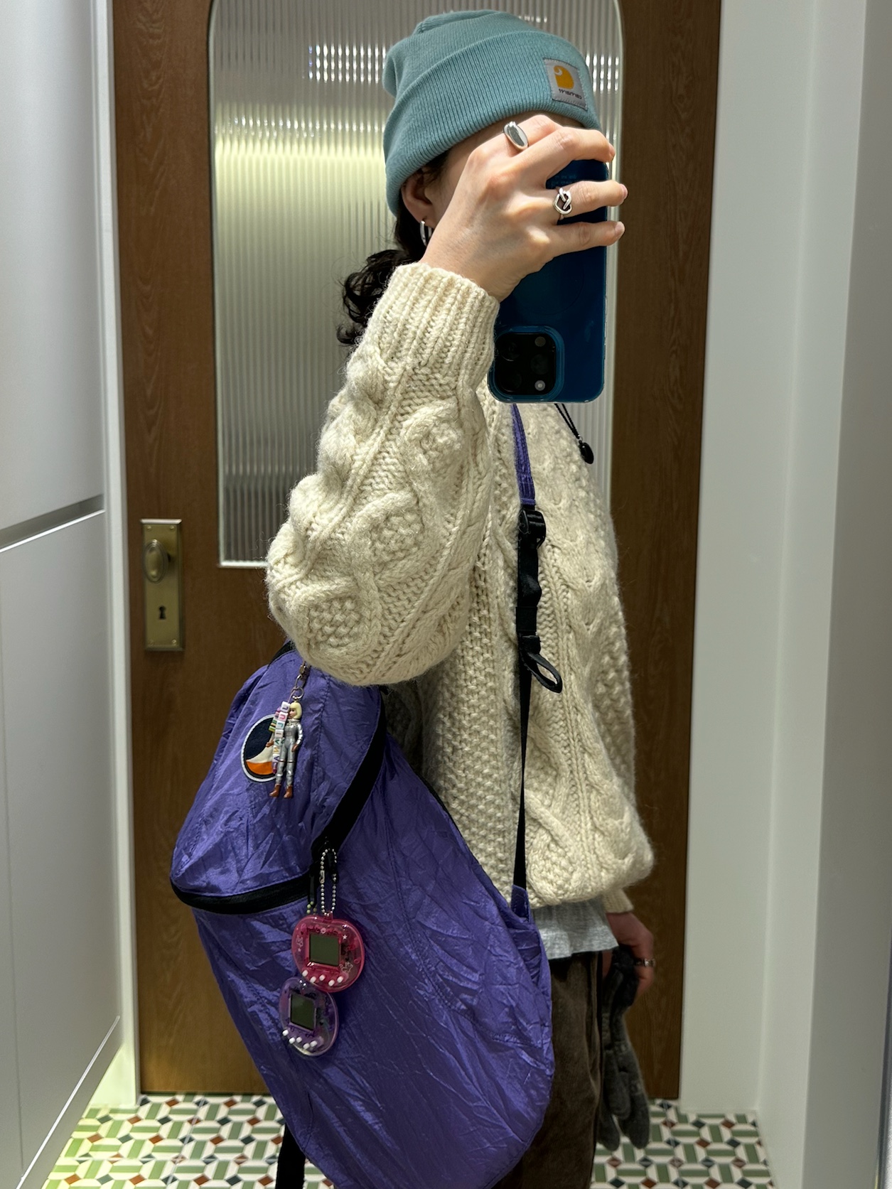 UGG Classic Short Boots Chestnut, Ticket to the Moon Mini Backpack Purple (15L) 착용 스타일 - 4