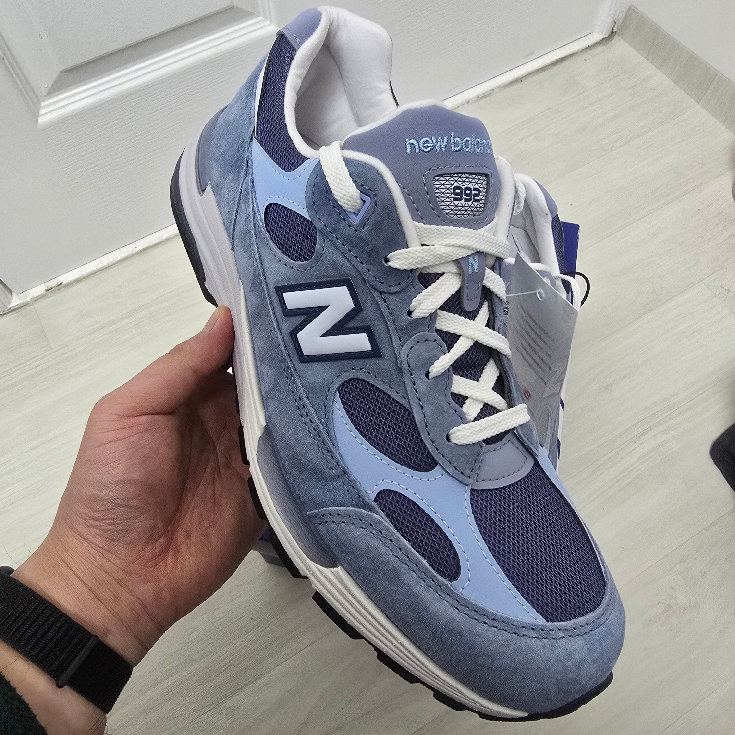 New Balance 992 Made in USA Dusk Shower 착용 스타일 - 3