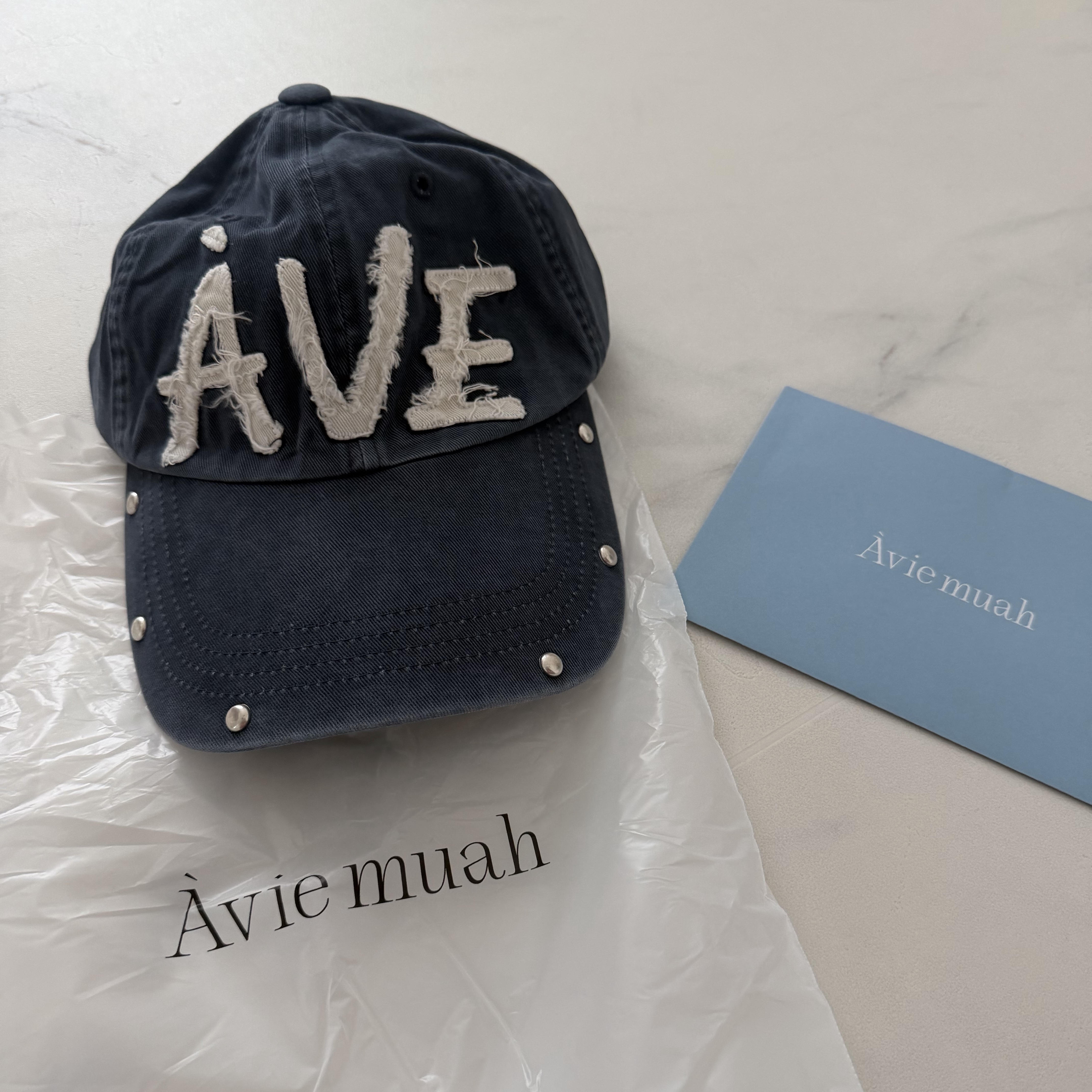 Aviemuah Applique Vintage Rivet Cap Navy 착용 스타일
