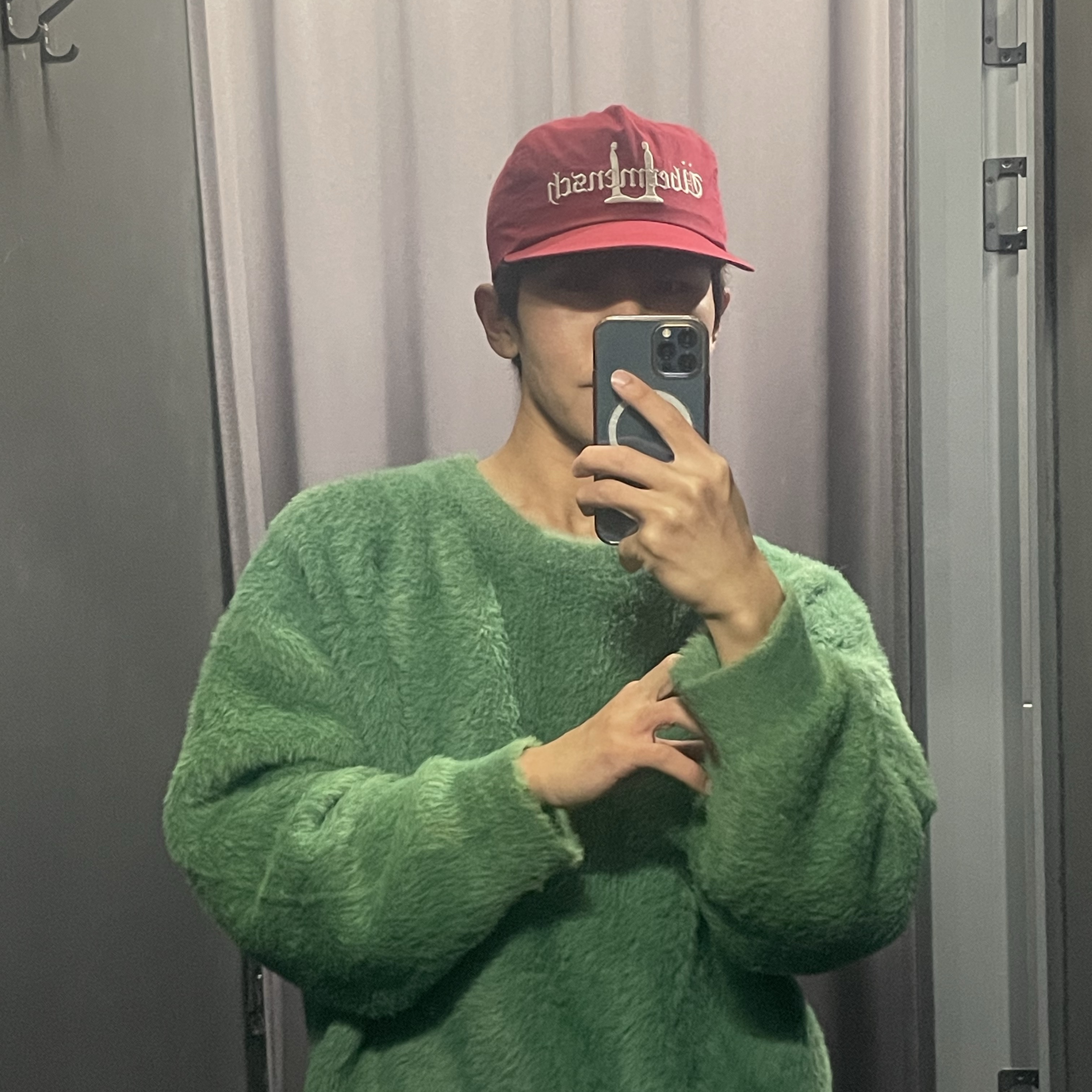 G-DRAGON Ubermensch Cap Burgundy, G-DRAGON Power Ball Cap White 착용 스타일 - 2