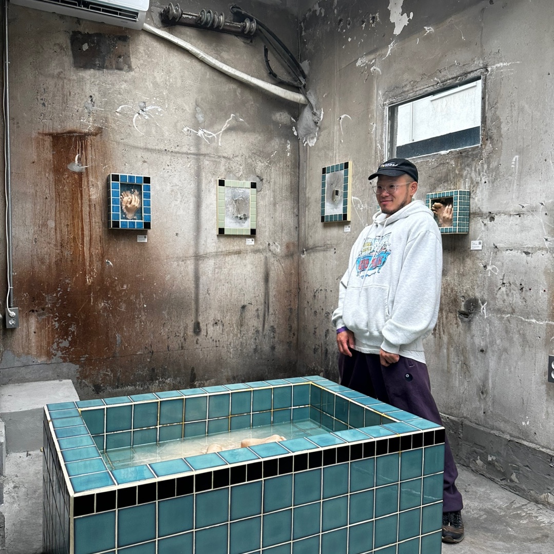 Stussy 8 Ball Embroidered Pants putty 착용 스타일