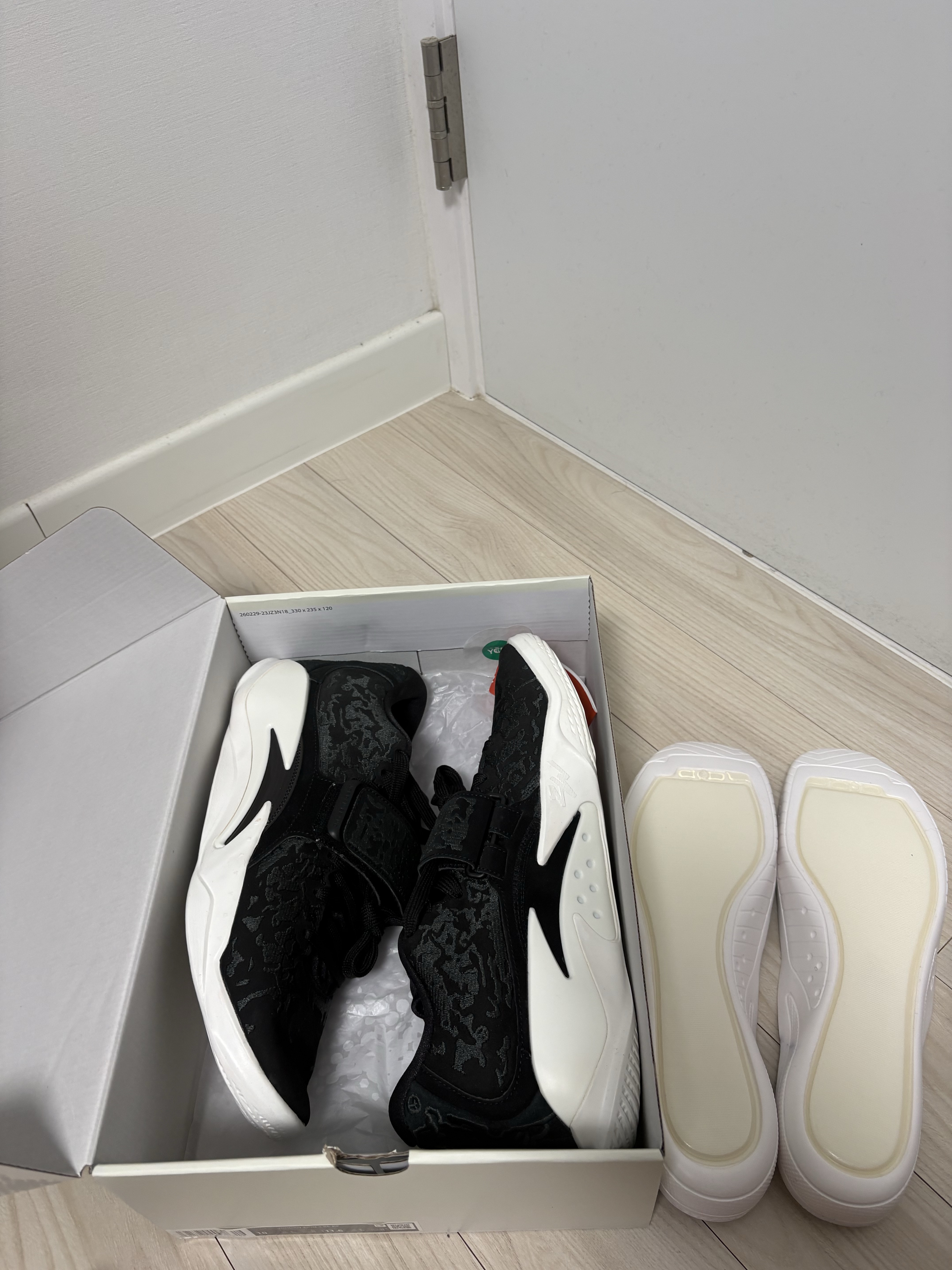 Jordan Zion 3 M.U.D. PF Black Sail 착용 스타일 - 3