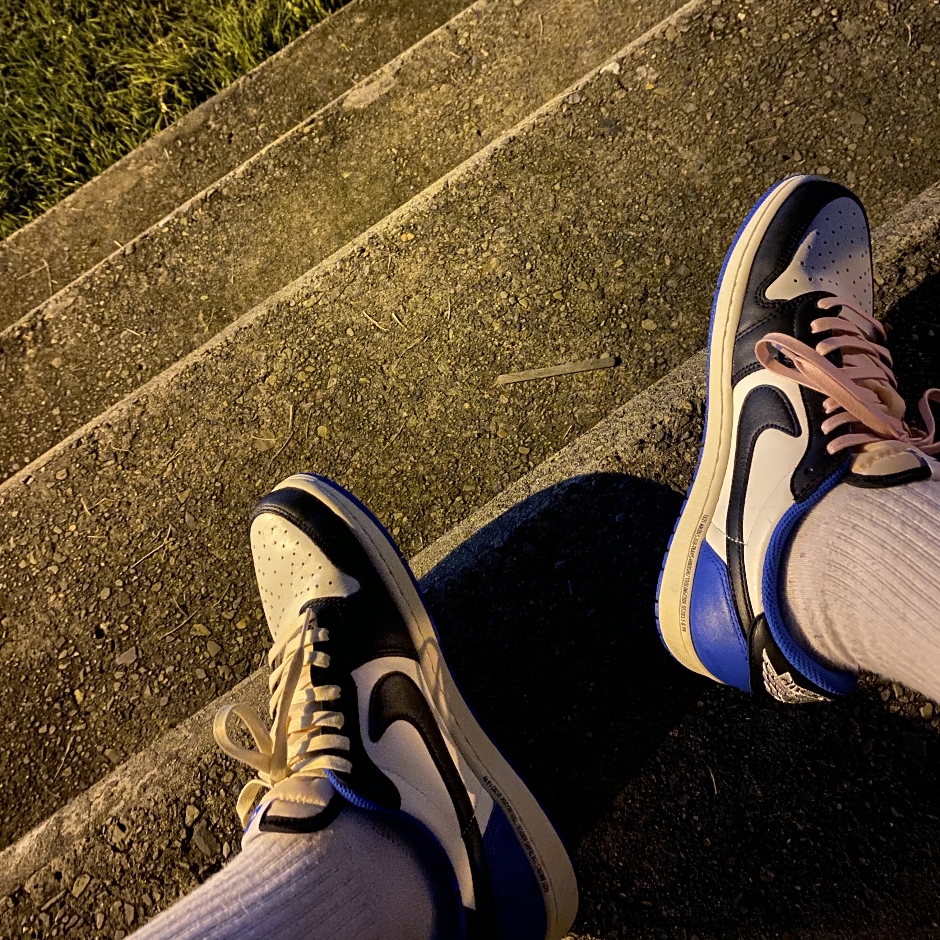 Jordan 1 x Travis Scott x Fragment Retro Low OG SP Military Blue 착용 스타일