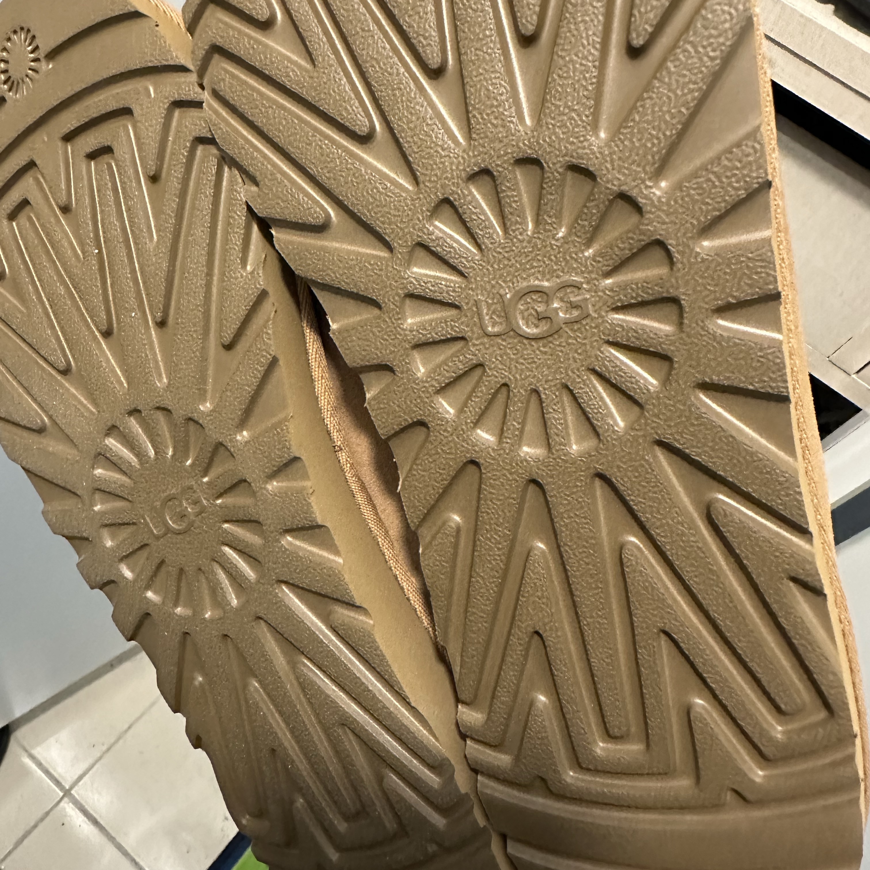 UGG Tasman II Slipper Chestnut 착용 스타일 - 3