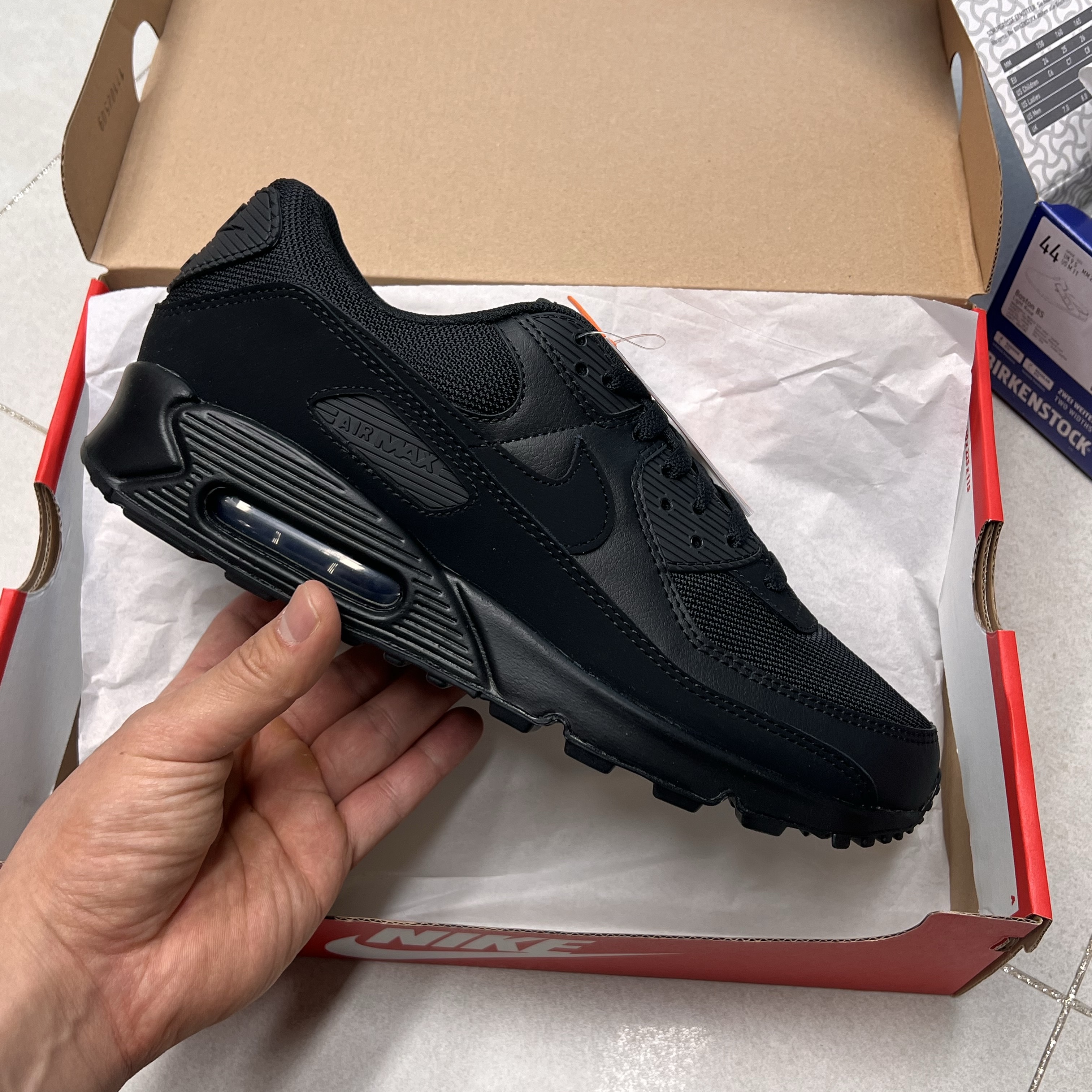 Nike Air Max 90 Triple Black 착용 스타일