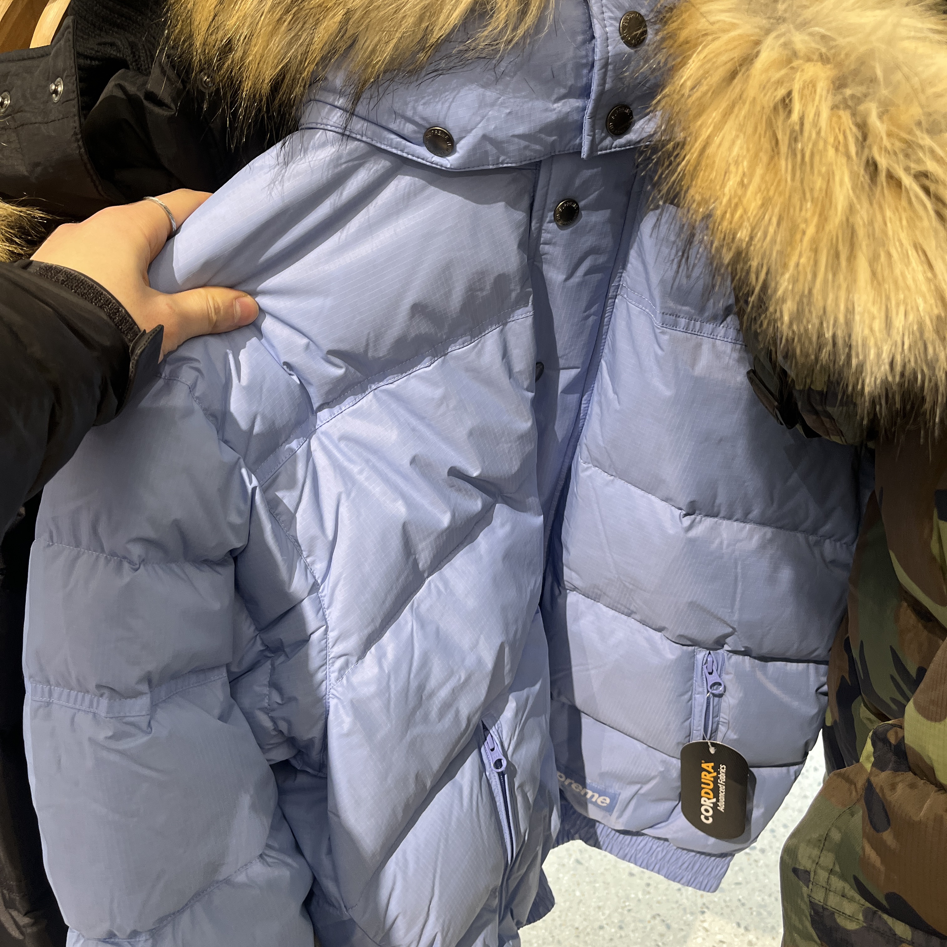 Supreme Facemask 700-Fill Down Puffer Jacket Light Blue - 25FW 착용 스타일