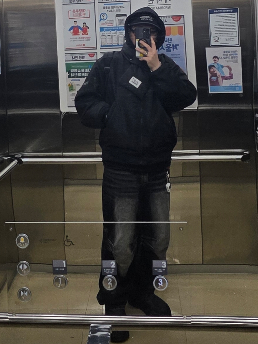 GU x Undercover Reversible Jacket Black, [KREAM 단독] BLR Double Trident Washing Wide Denim Pants Black 착용 스타일