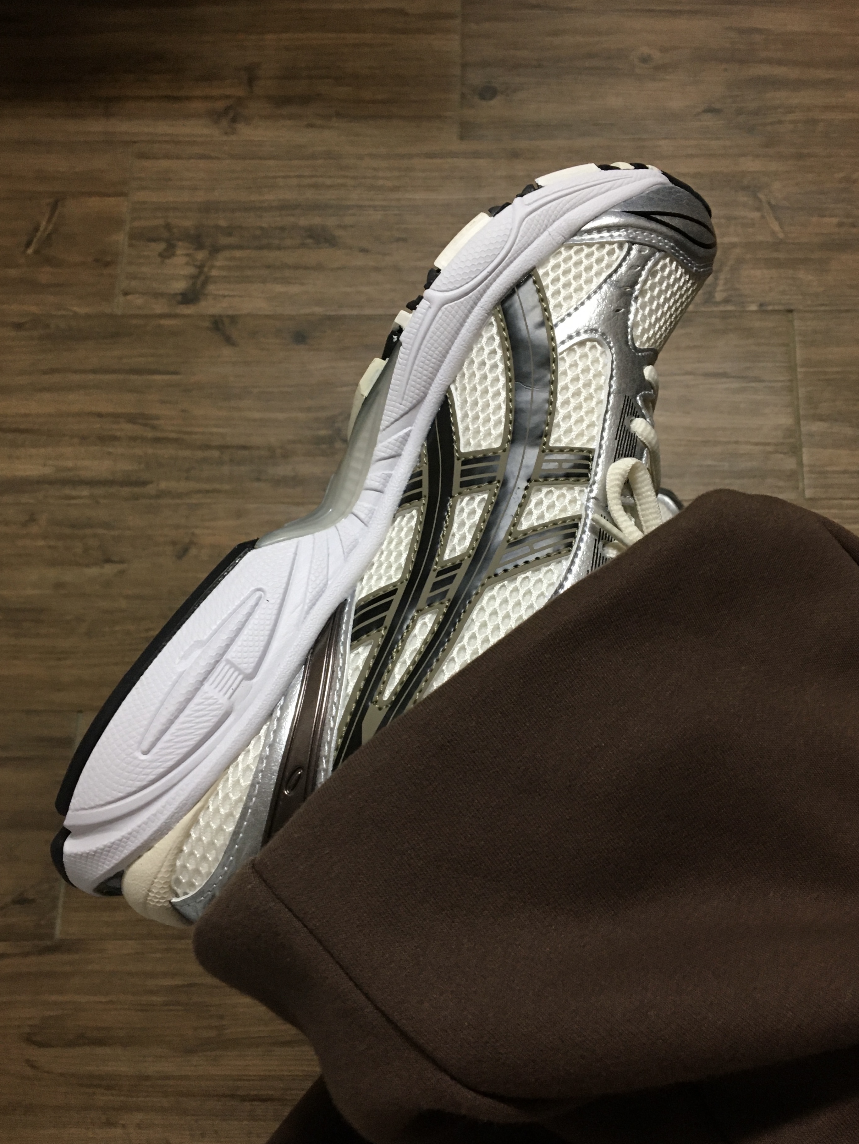 Asics Gel-Kayano 14 Cream Black 착용 스타일