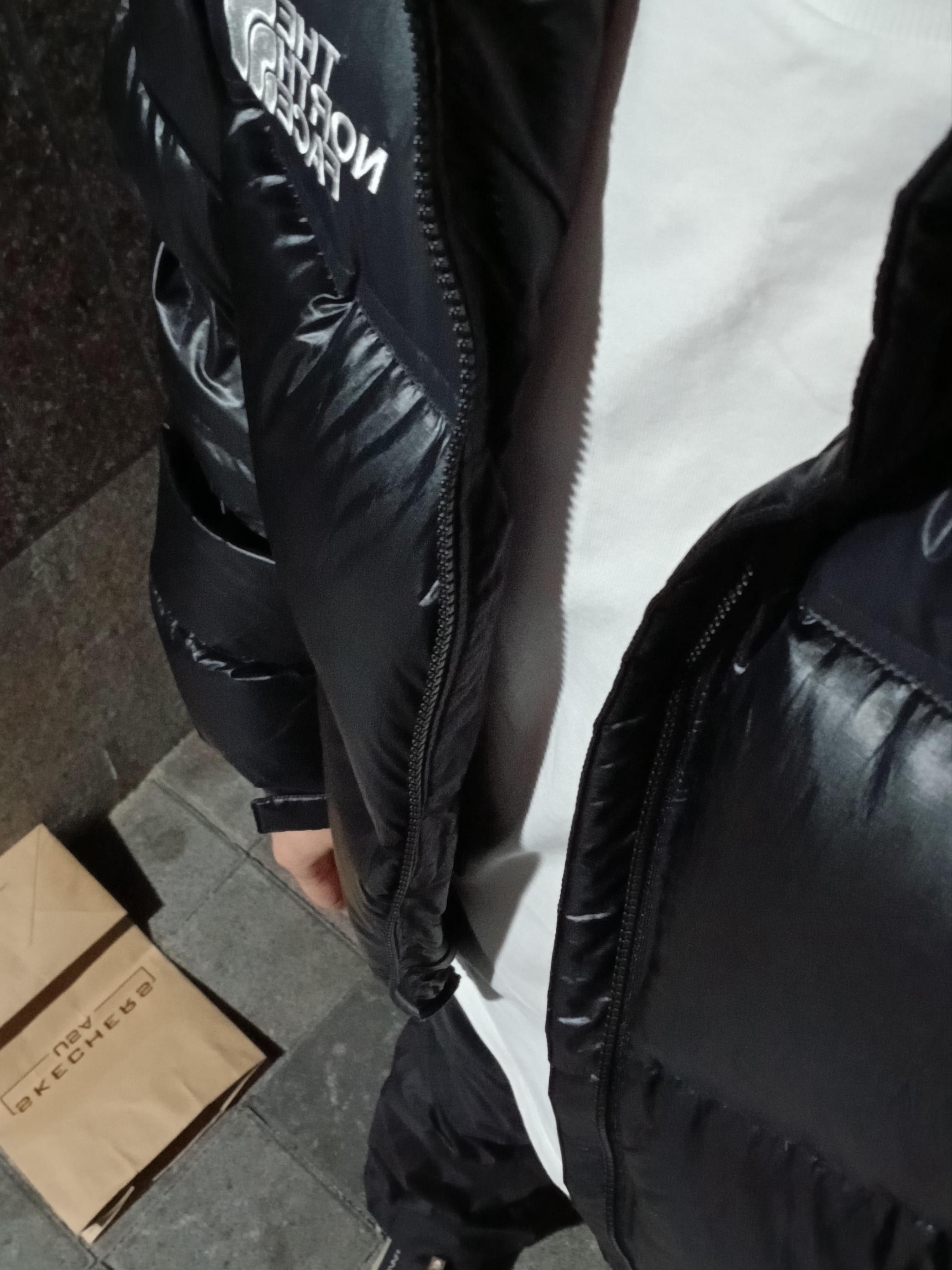 Stussy Basic Stussy LS T-Shirt White, The North Face Quantum Nuptse RDS Jacket Black 착용 스타일 - 4