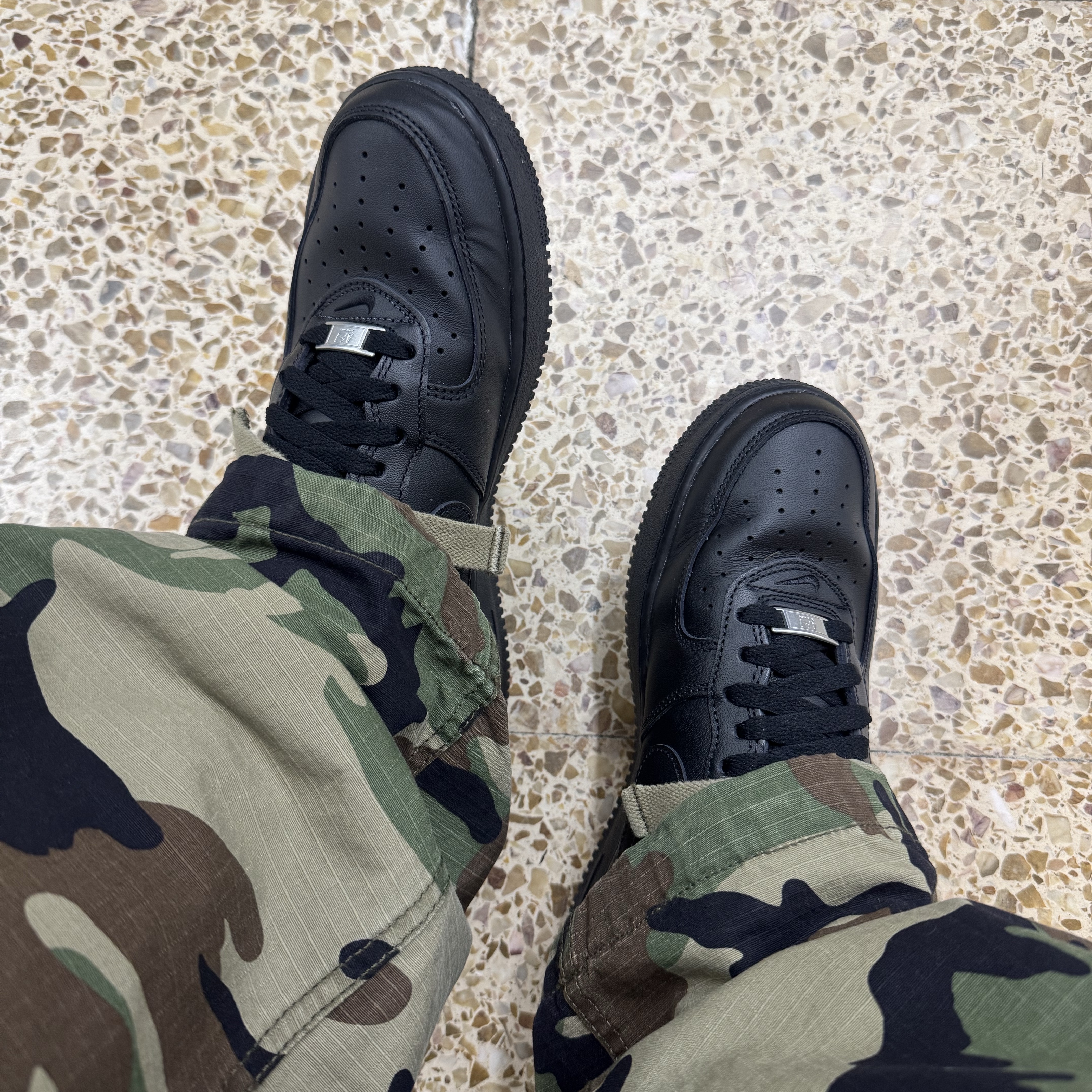 Nike x Supreme Air Force 1 Low Black, Stussy Cargo Pants Woodland Camo 착용 스타일 - 2