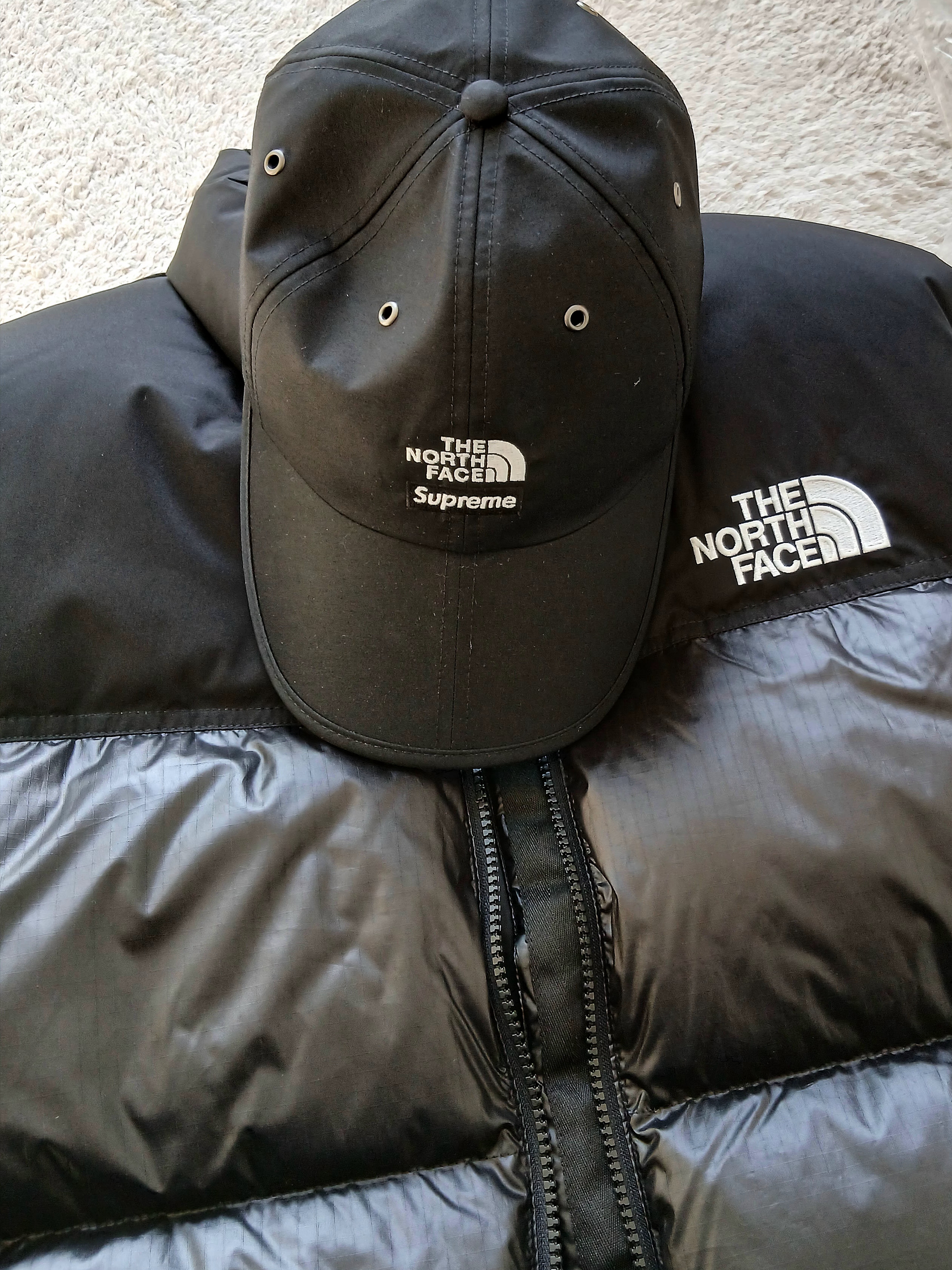 The North Face White Label Novelty Nuptse Down Vest Black, The North Face White Label Novelty Nuptse Down Vest Black 착용 스타일 - 5
