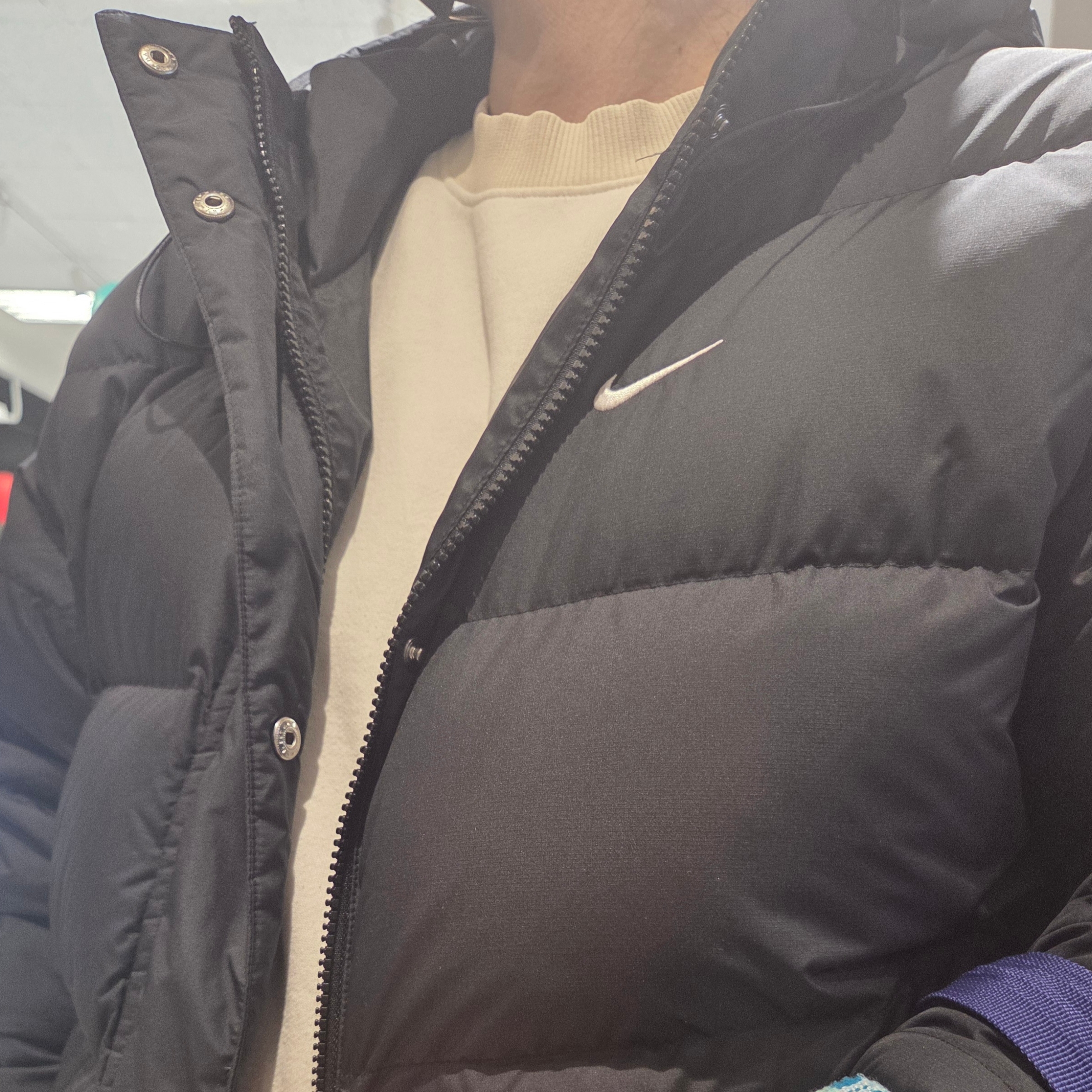 (W) Nike NSW Metro Therma-Fit Loose Fit Hooded Padded Jacket Black White 착용 스타일