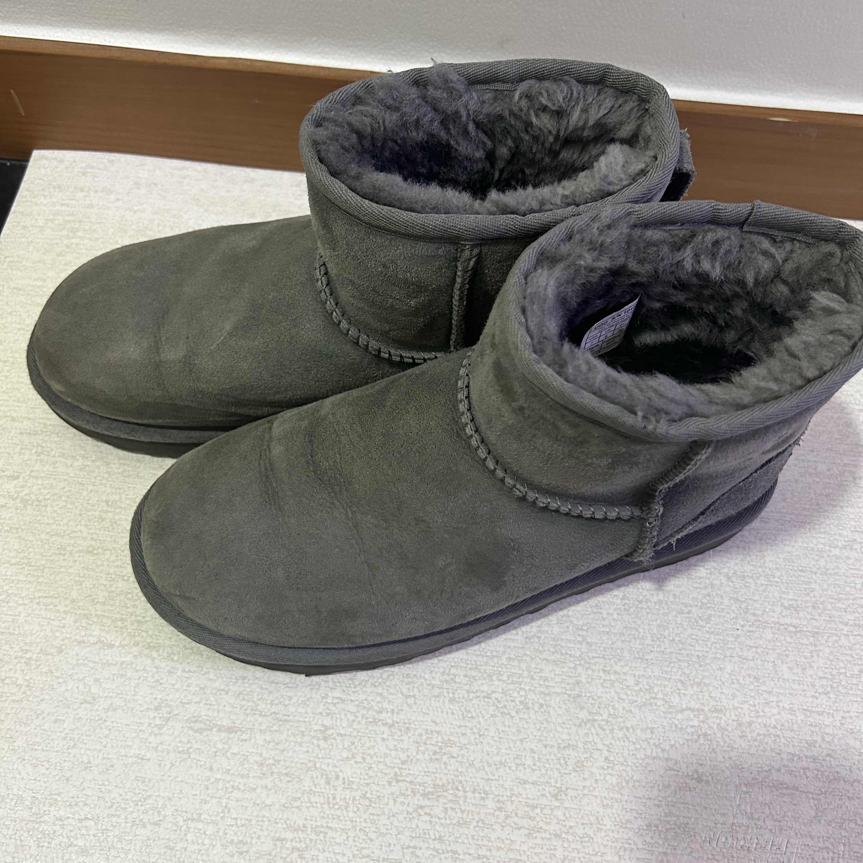 (W) UGG Classic Mini II Boots Grey 착용 스타일