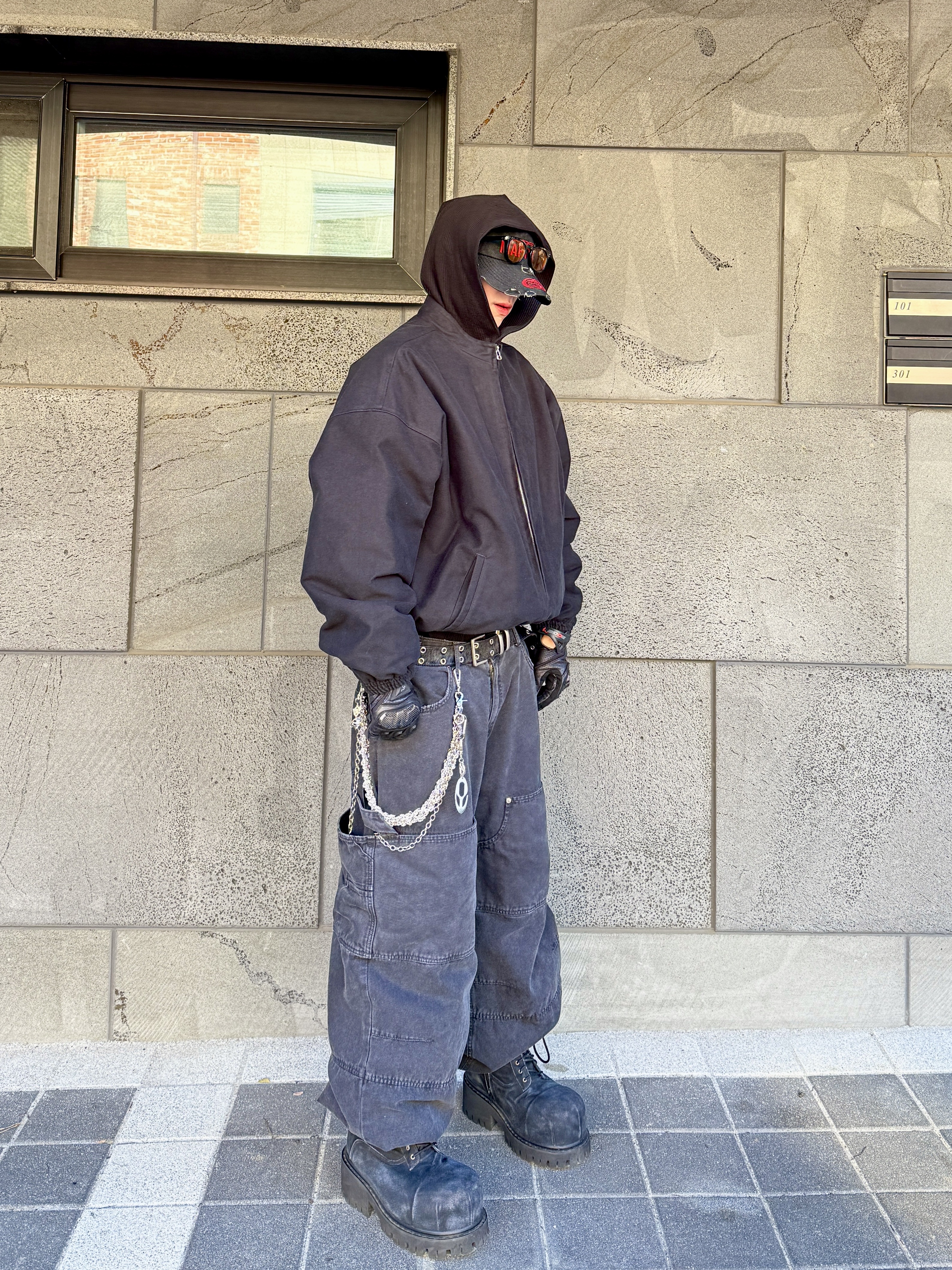Nonnod Moleskine Bomber Jacket Matt Black, Nonnod Double knee cover pants Vintage black 착용 스타일 - 3