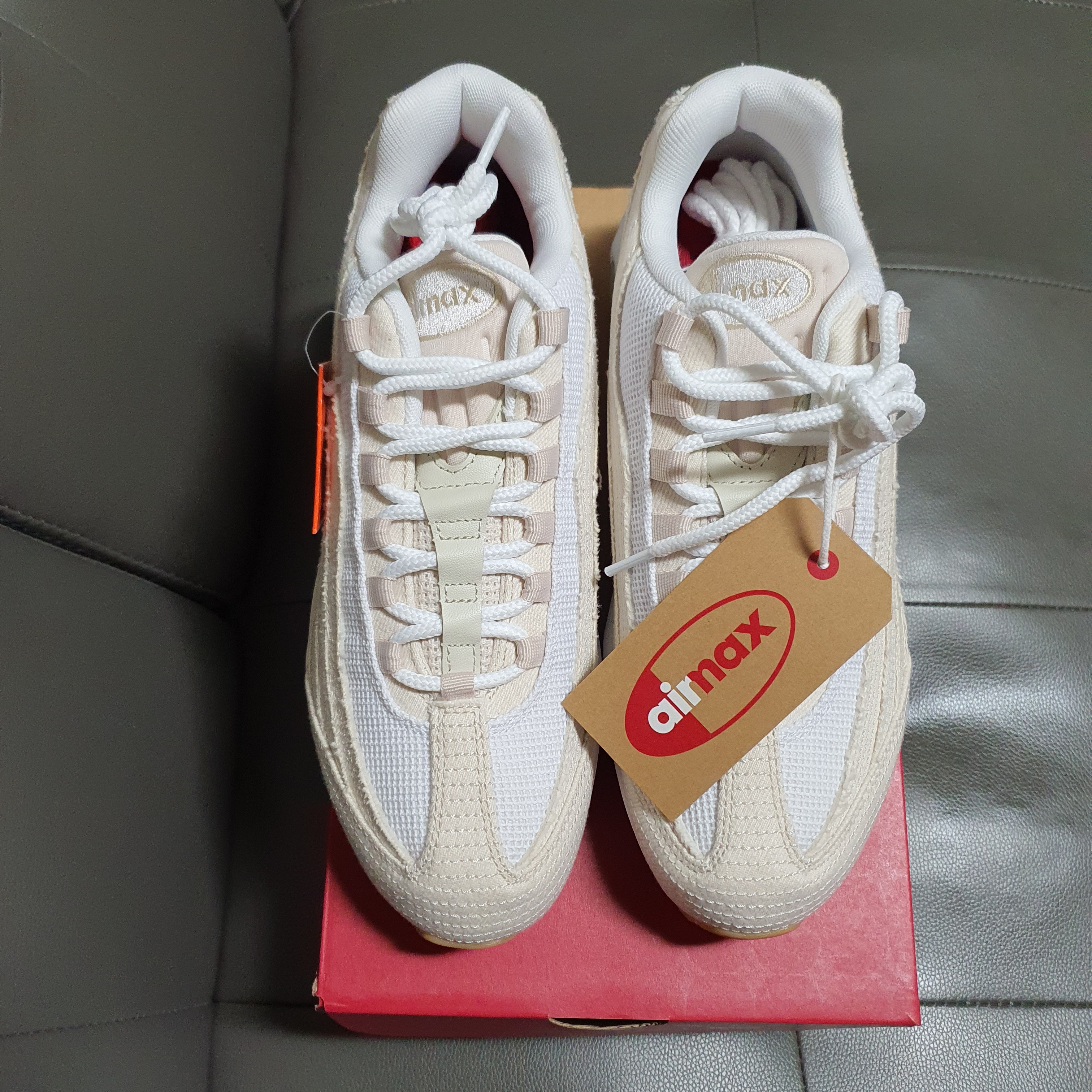 Nike x Levi's Air Max 95 White and Ecru 착용 스타일