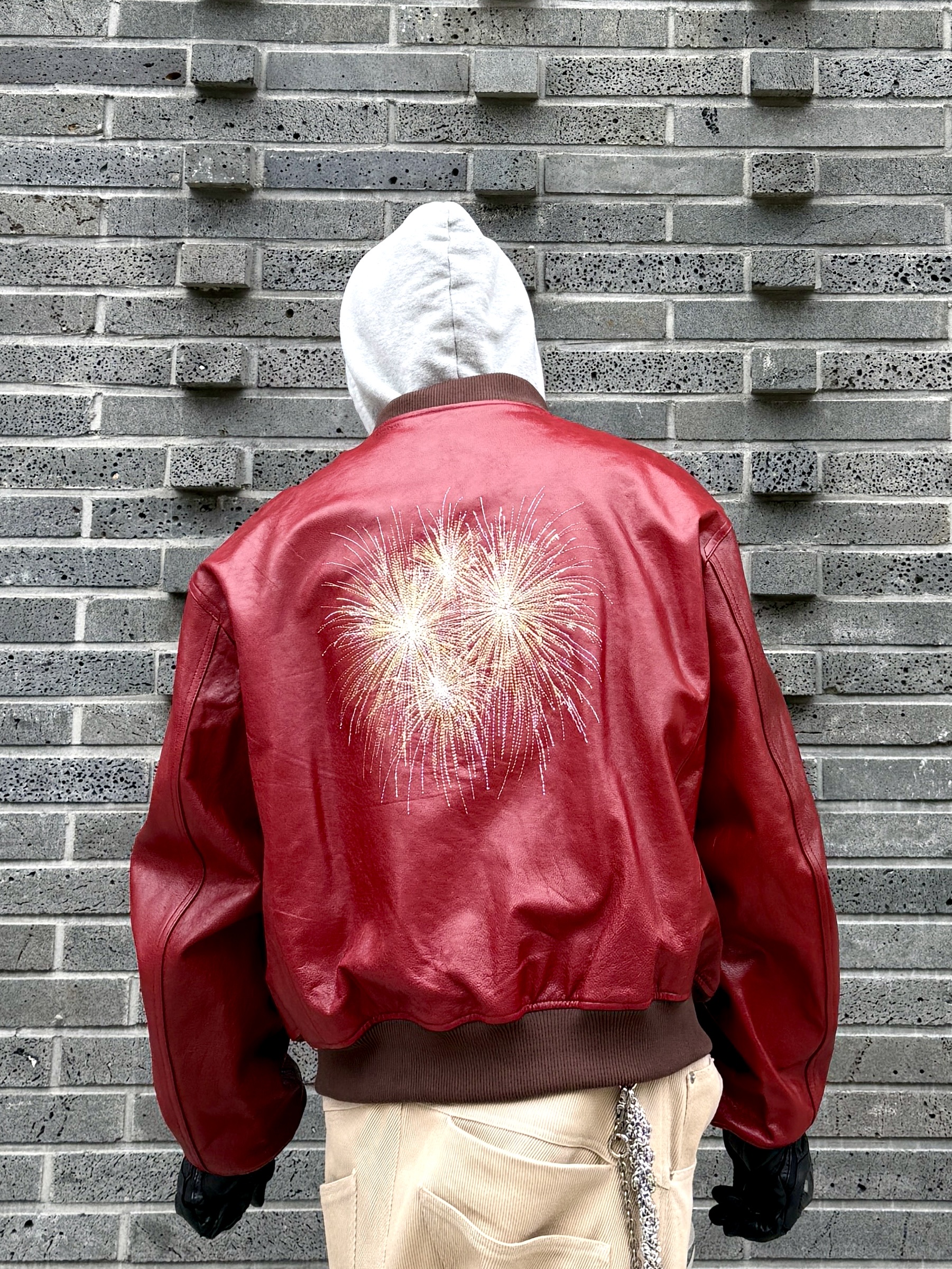 Undermycar Hommage Embraced The Fireworks Goatskin Blouson Red - 24FW, Kamien Titan Baggy Pants Beige 착용 스타일 - 3
