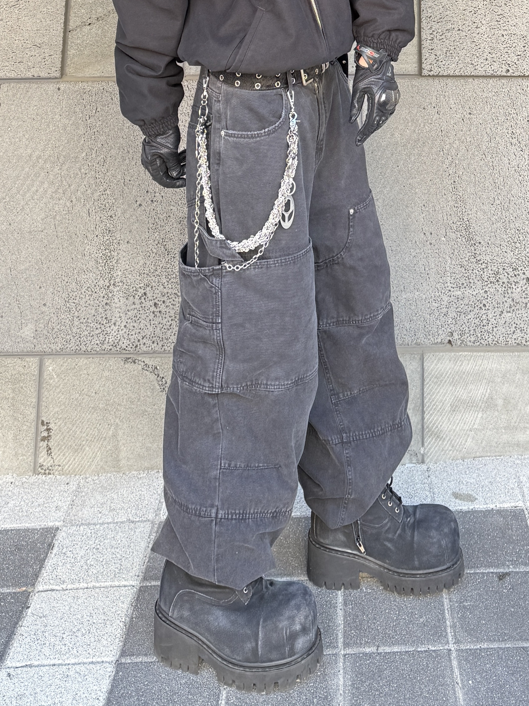Nonnod Moleskine Bomber Jacket Matt Black, Nonnod Double knee cover pants Vintage black 착용 스타일 - 4