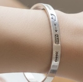 NUMBERING #5950 Navajo Symbol Cuff Bracelet Vintage 착용 스타일