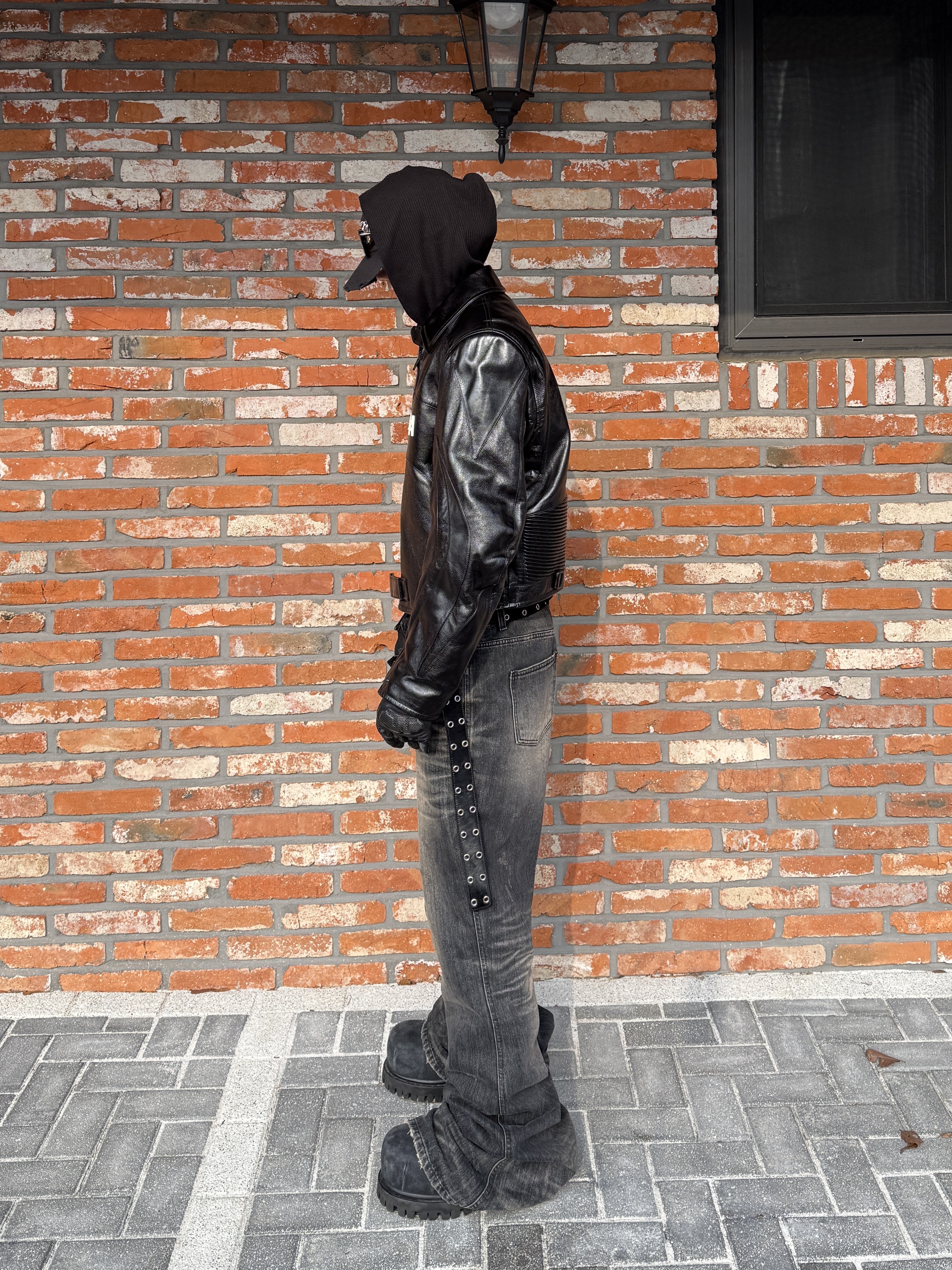 Balenciaga Stomper Bootie Black, Kamien x MJD Double Hole Belt Black Shearling Calfskin 착용 스타일 - 6