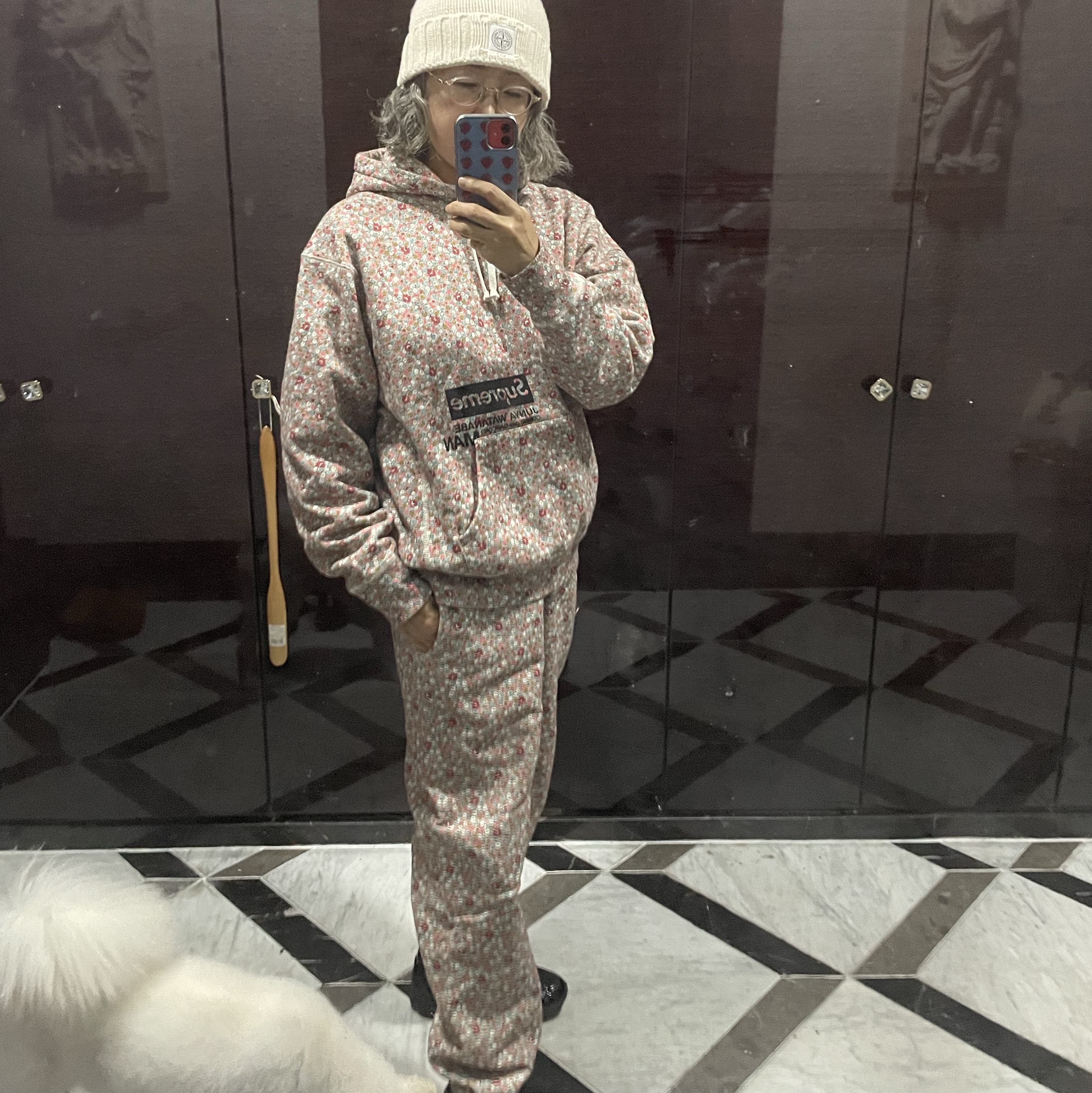 Supreme x Comme des Garcons Junya Watanabe Man Sweatpants Pink Flowers - 21FW 착용 스타일 - 3