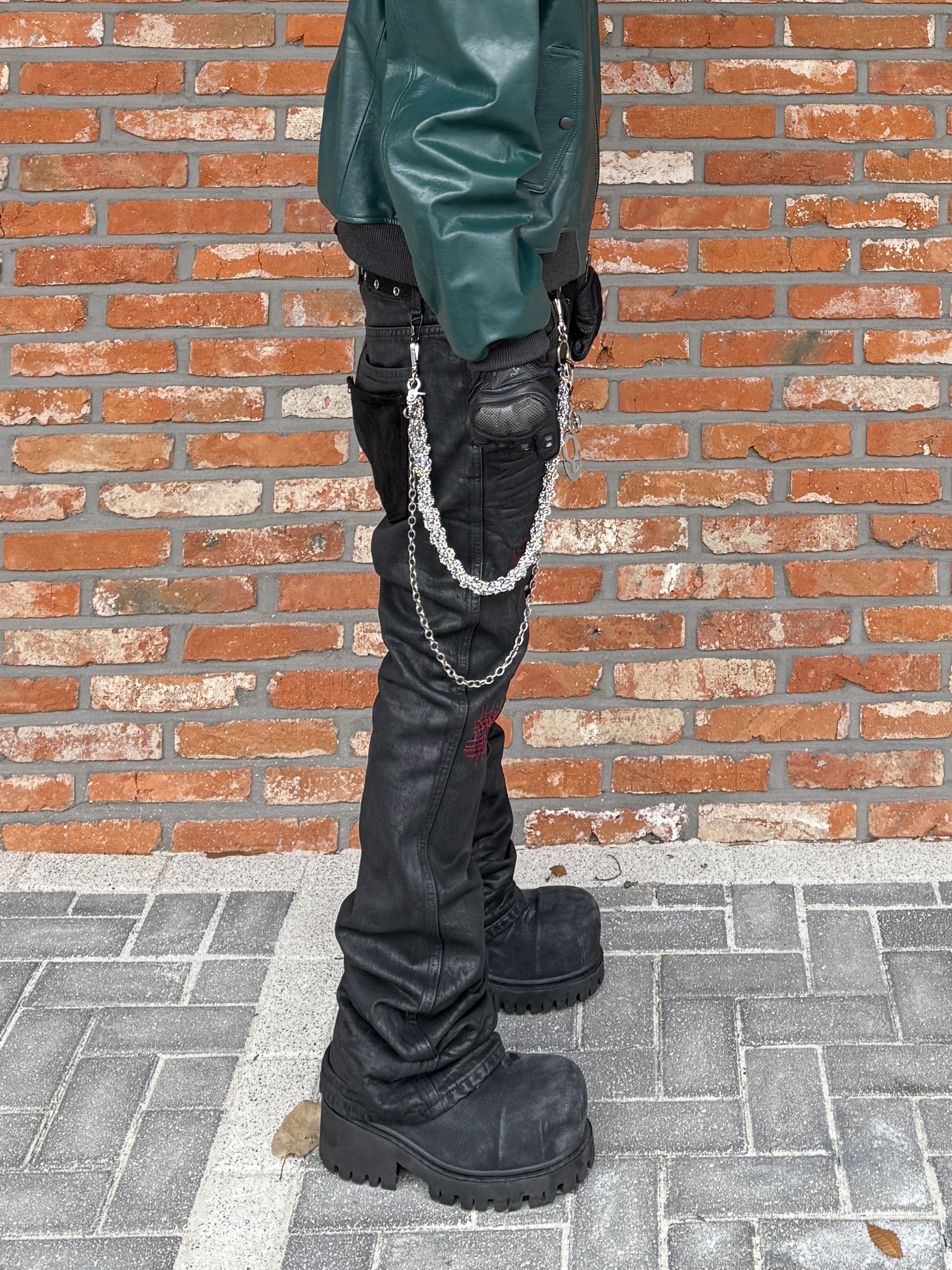 Balenciaga Stomper Bootie Black, Undermycar Hommage Embraced The Fireworks Goatskin Blouson Red - 24FW 착용 스타일 - 4