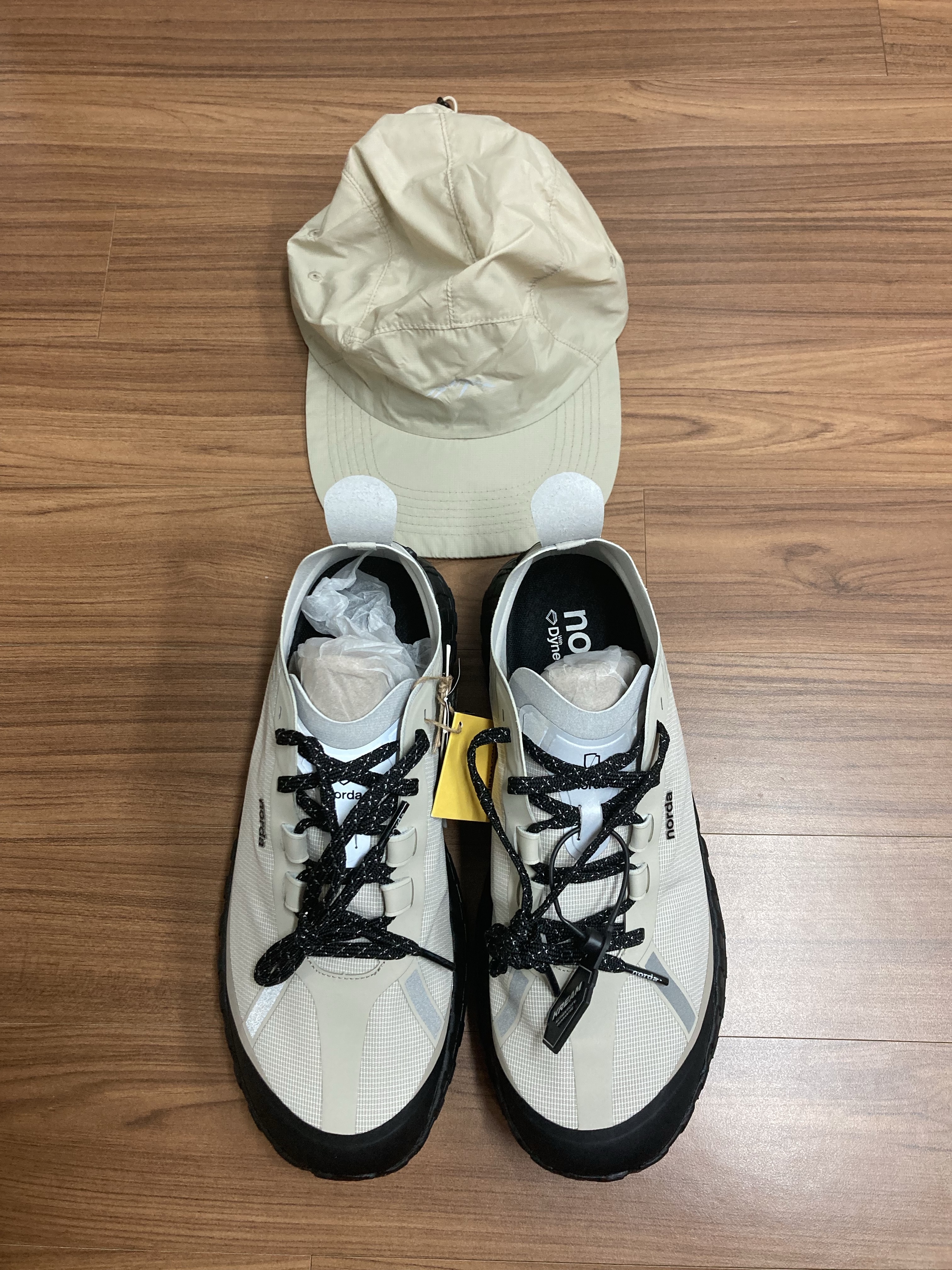 Norda 001/A Cinder, COLDWARM Hiker Brim Cap Light Beige 착용 스타일