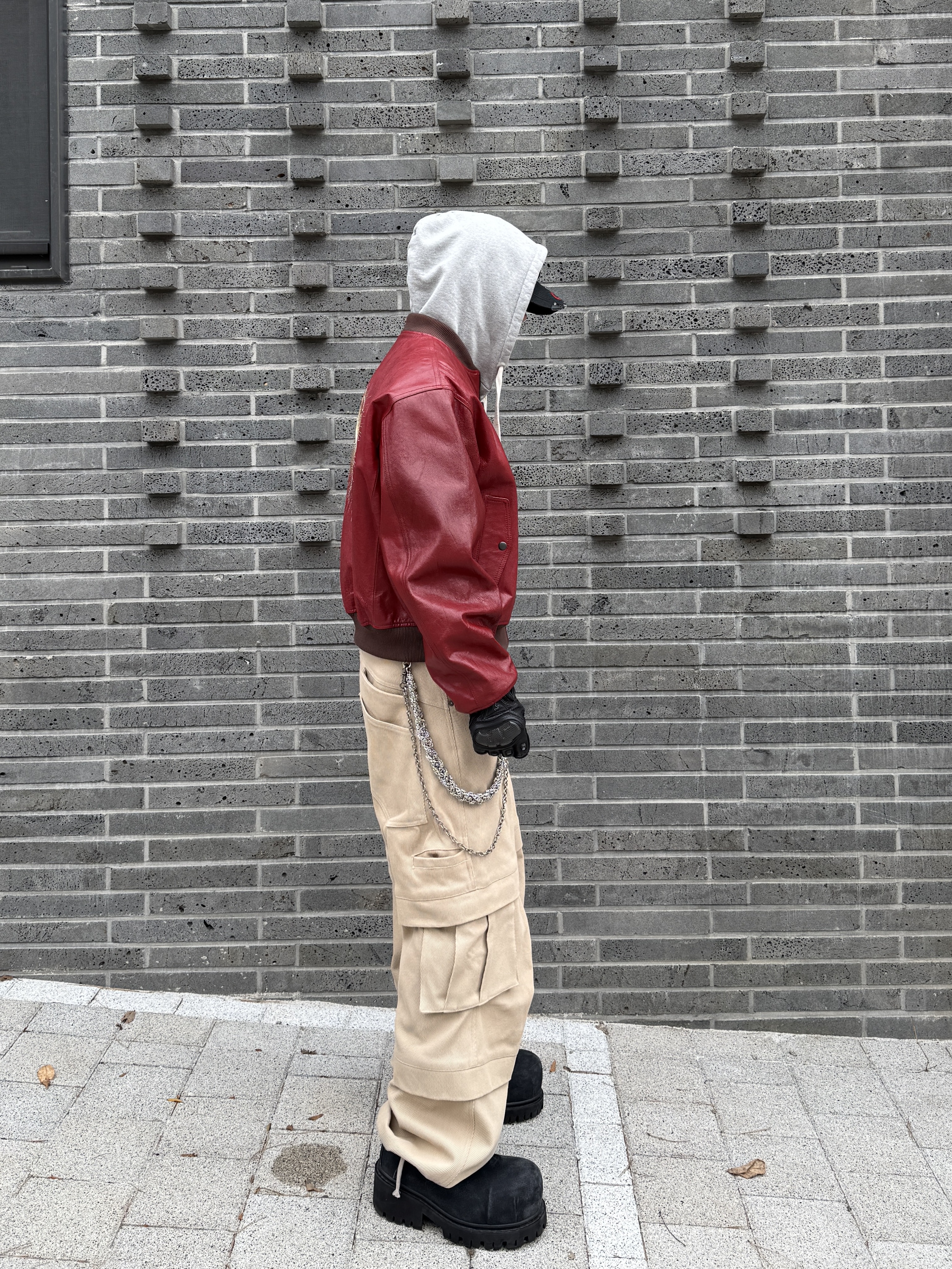 Undermycar Hommage Embraced The Fireworks Goatskin Blouson Red - 24FW, Kamien Titan Baggy Pants Beige 착용 스타일 - 5