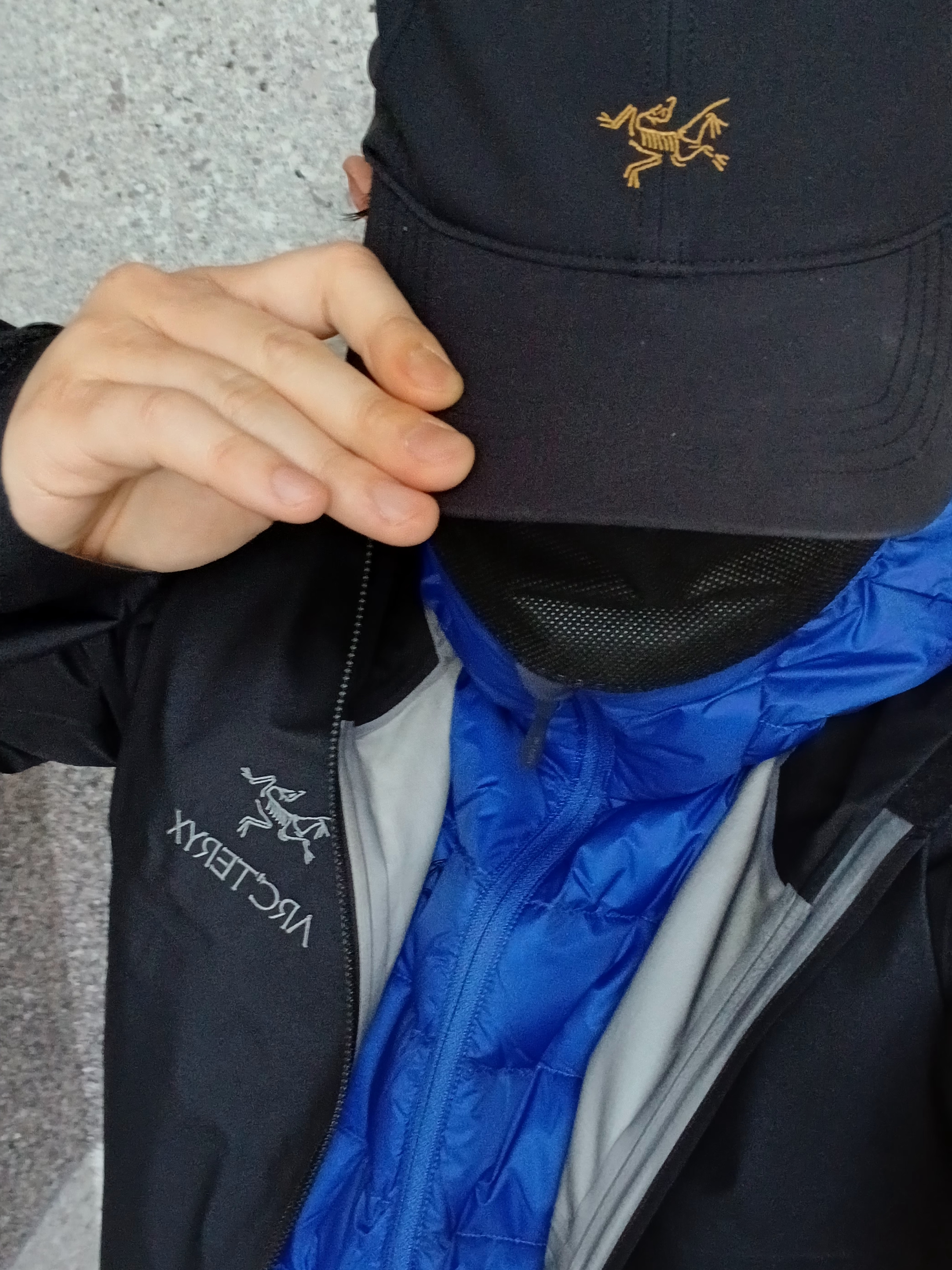 Arc'teryx Kragg Cotton LS T-Shirt 24K Black, Arc'teryx Cerium Hoody Vitality 착용 스타일 - 6