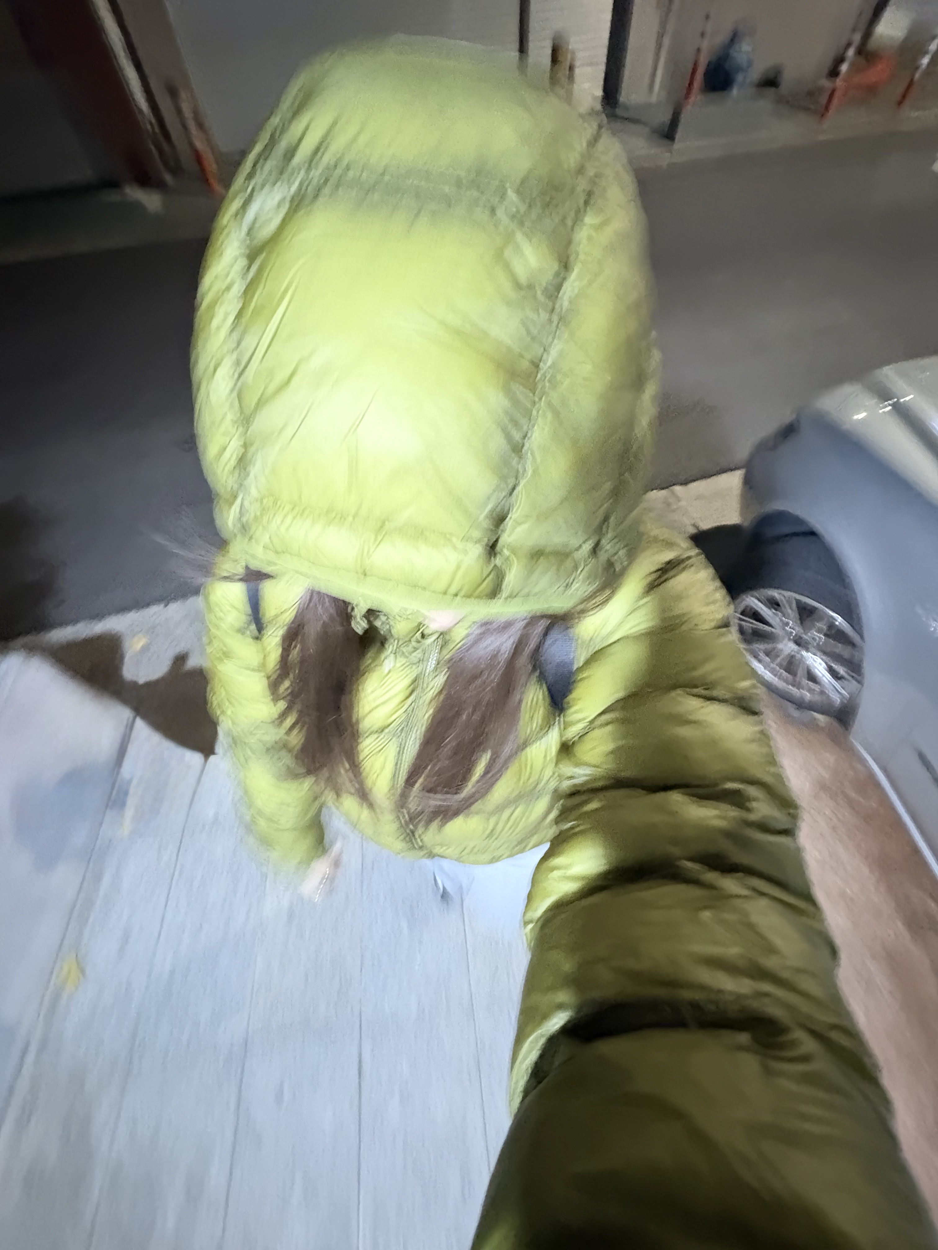 Salomon UNI Cross Insulation Jacket Seed Green 착용 스타일
