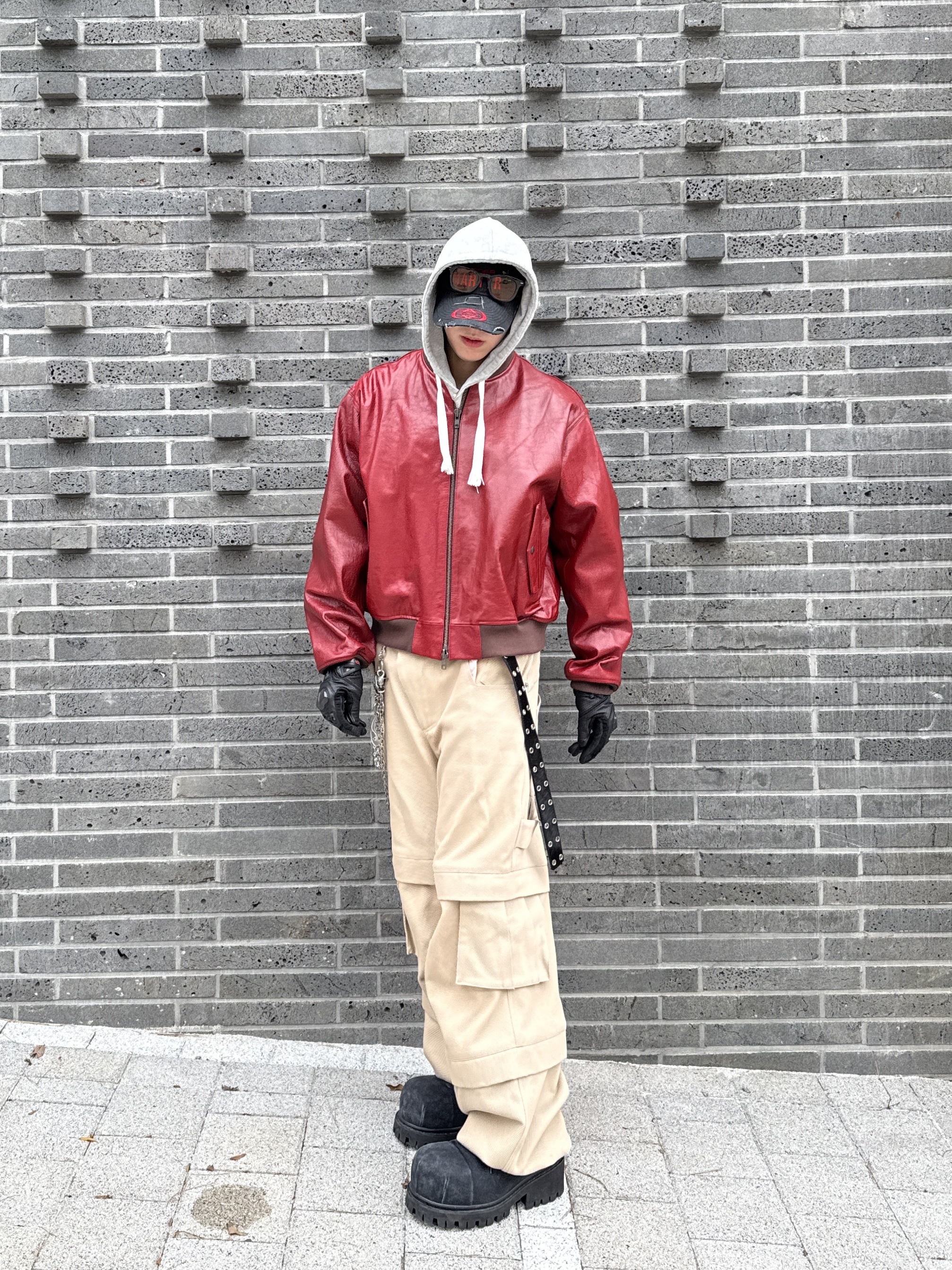 Undermycar Hommage Embraced The Fireworks Goatskin Blouson Red - 24FW, Kamien Titan Baggy Pants Beige 착용 스타일 - 7