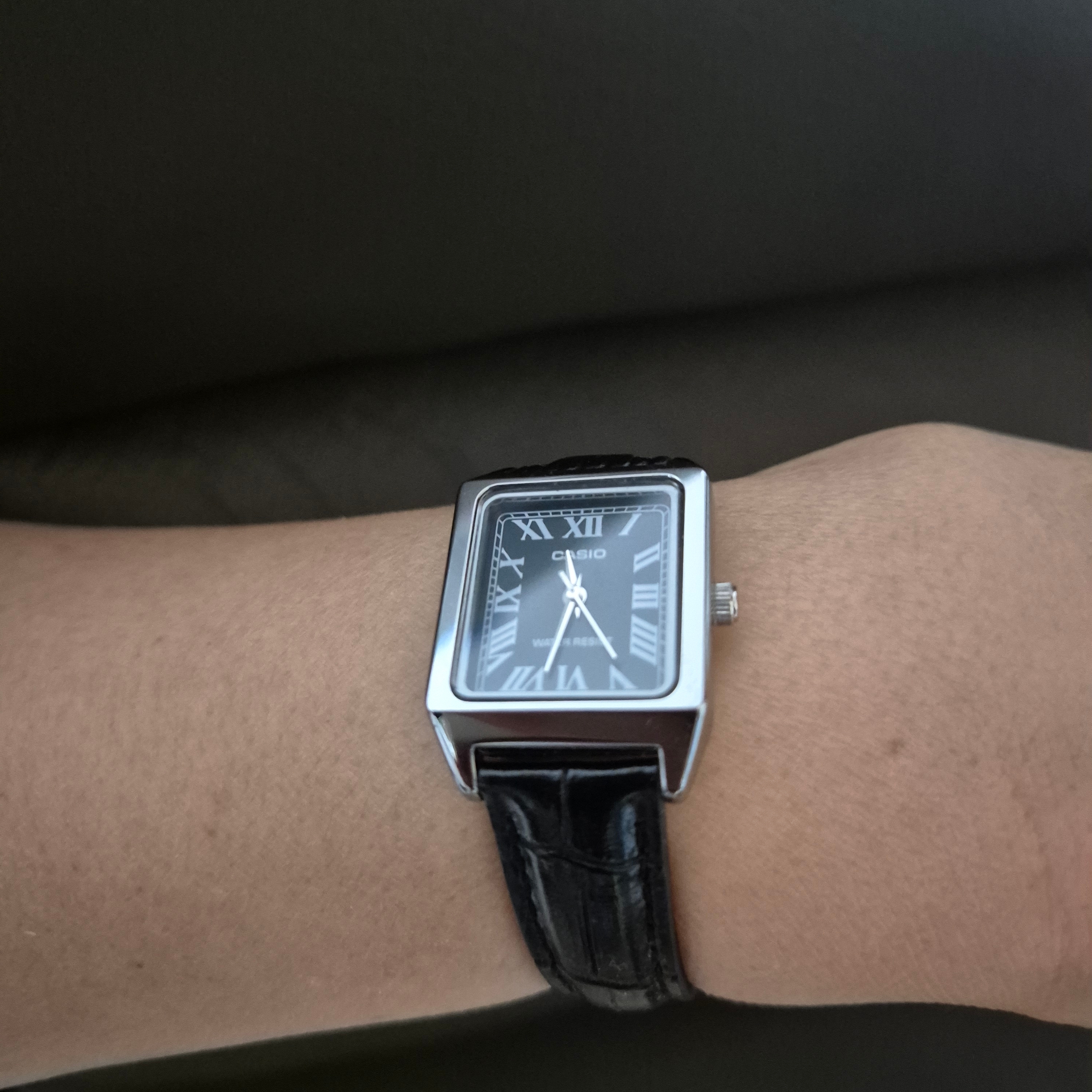 Casio LTP-V007L-1B 착용 스타일