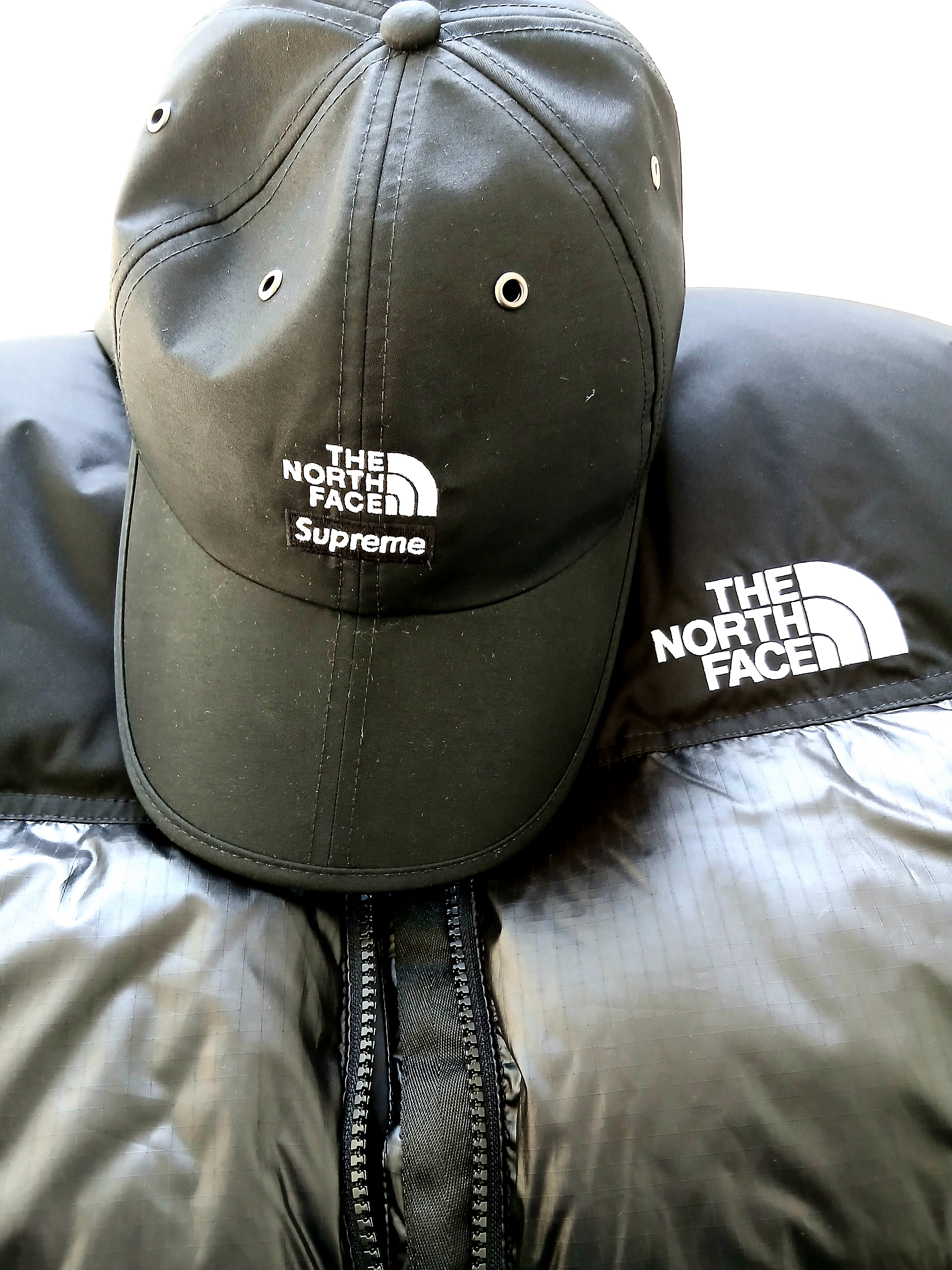 The North Face White Label Novelty Nuptse Down Vest Black, The North Face White Label Novelty Nuptse Down Vest Black 착용 스타일 - 1