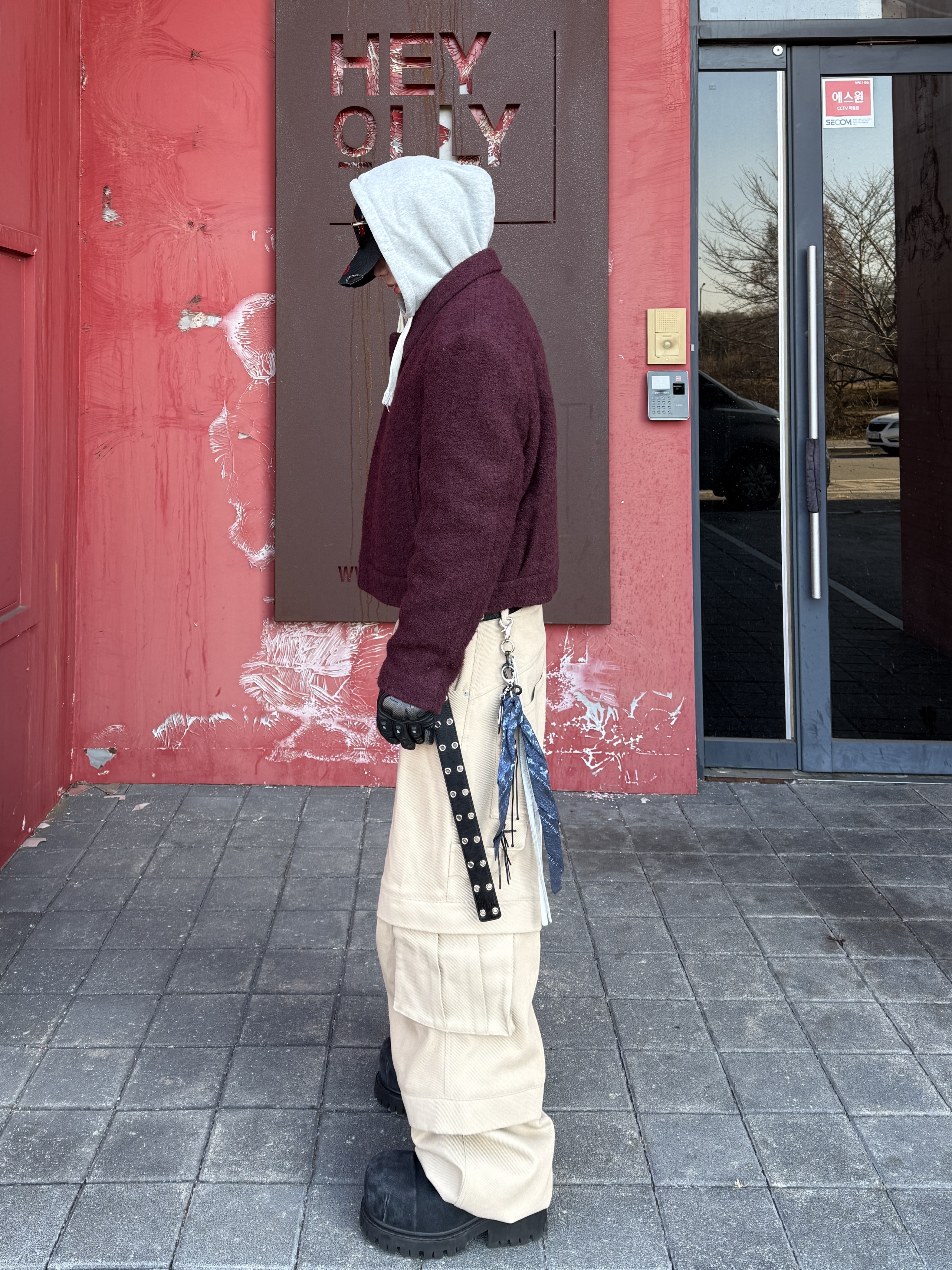 Kamien x MJD Double Hole Belt Black Shearling Calfskin, Kamien Titan Baggy Pants Beige 착용 스타일 - 7