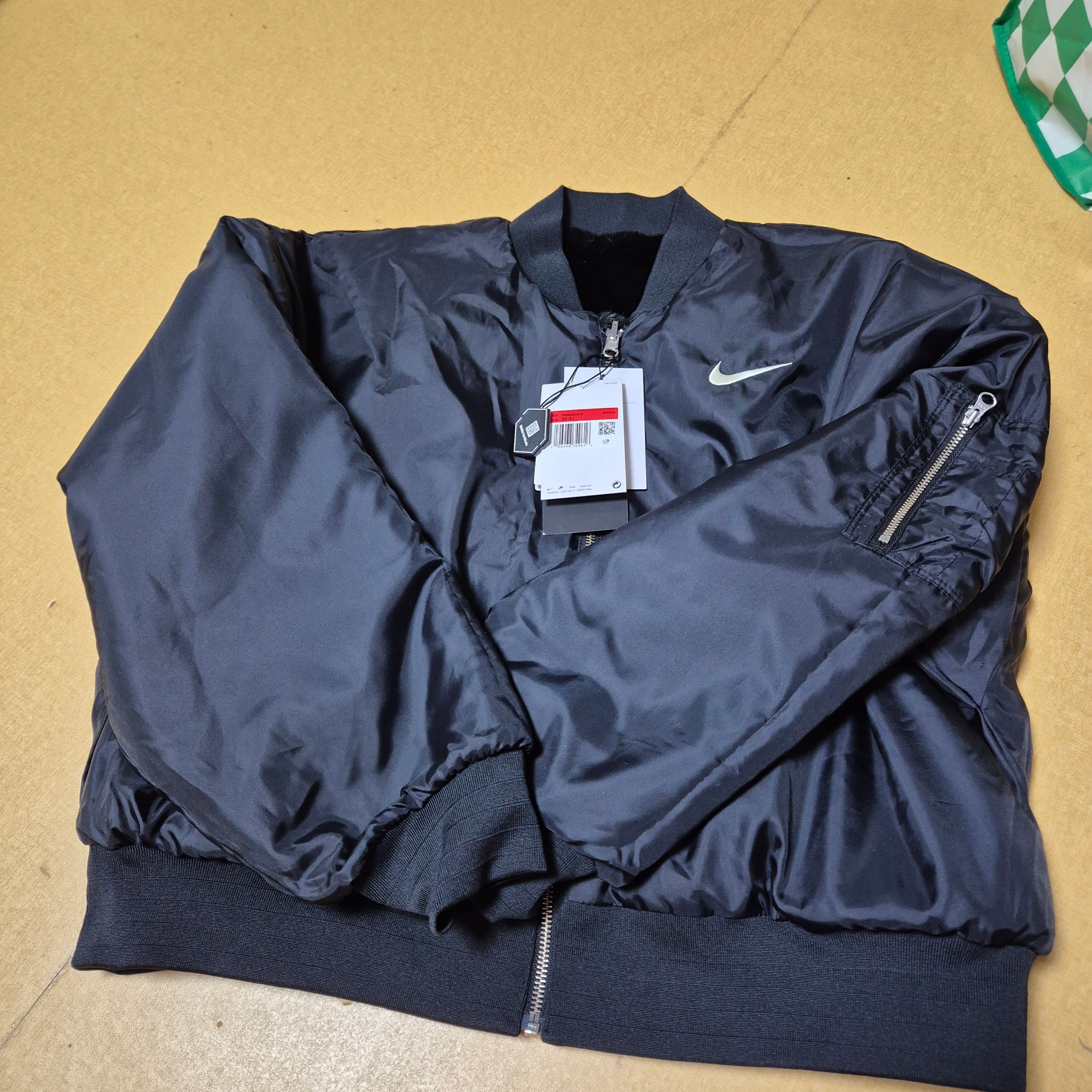 Nike NSW Reversible Faux Fur Bomber Jacket Black - Asia 착용 스타일 - 3