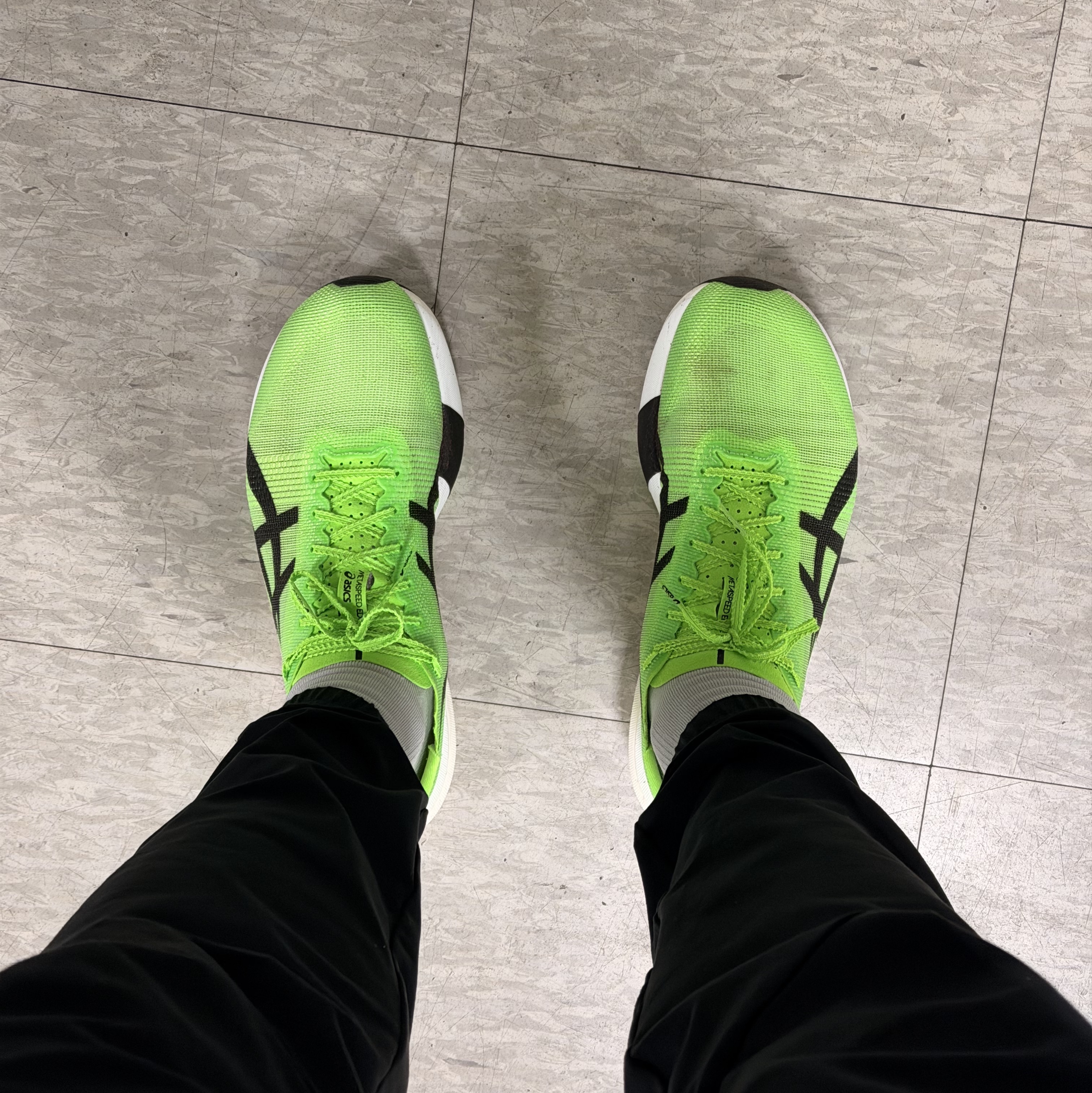 Asics Metaspeed Edge Tokyo Green Gecko Black 착용 스타일