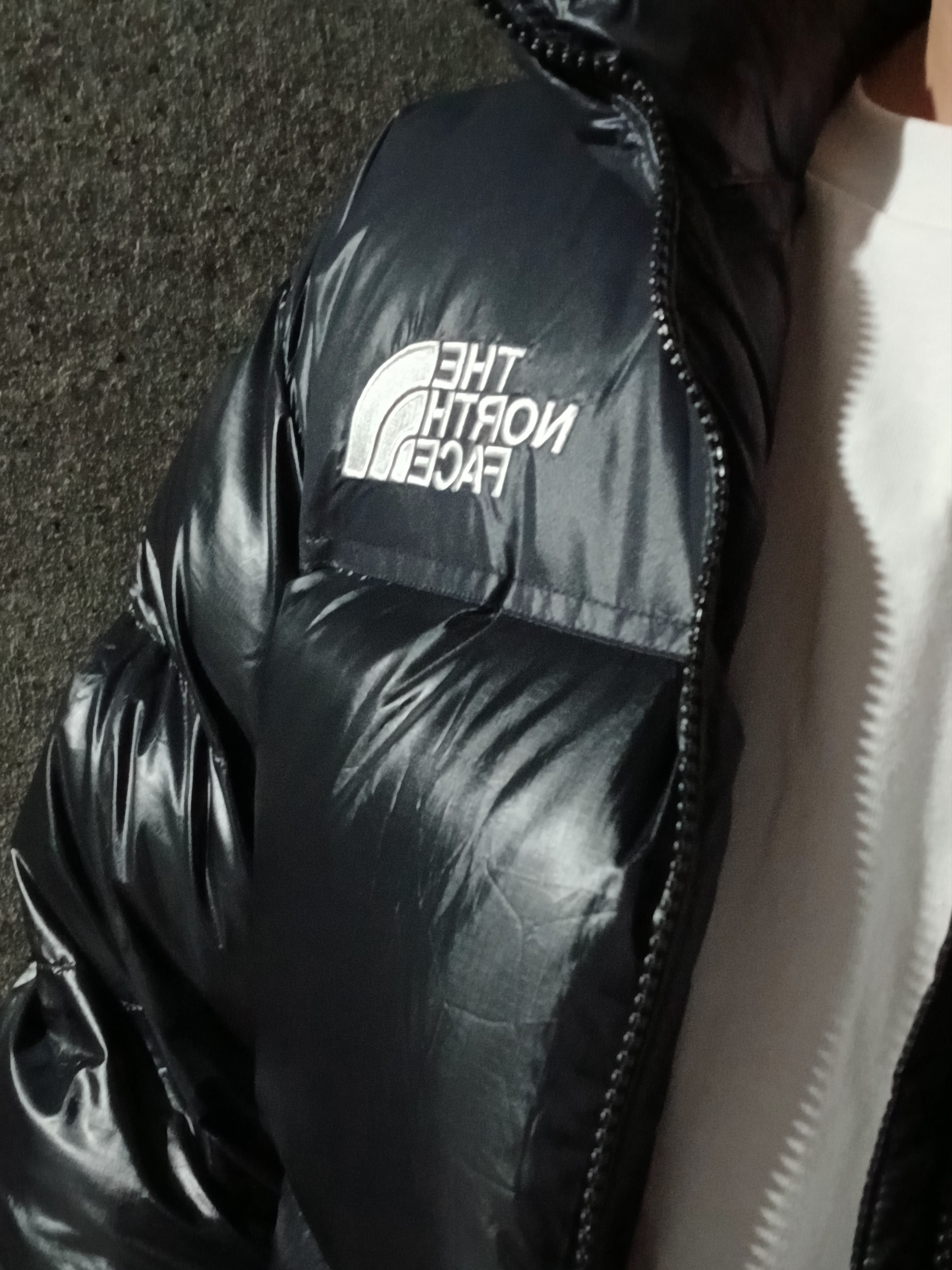 Stussy Basic Stussy LS T-Shirt White, The North Face Quantum Nuptse RDS Jacket Black 착용 스타일 - 1