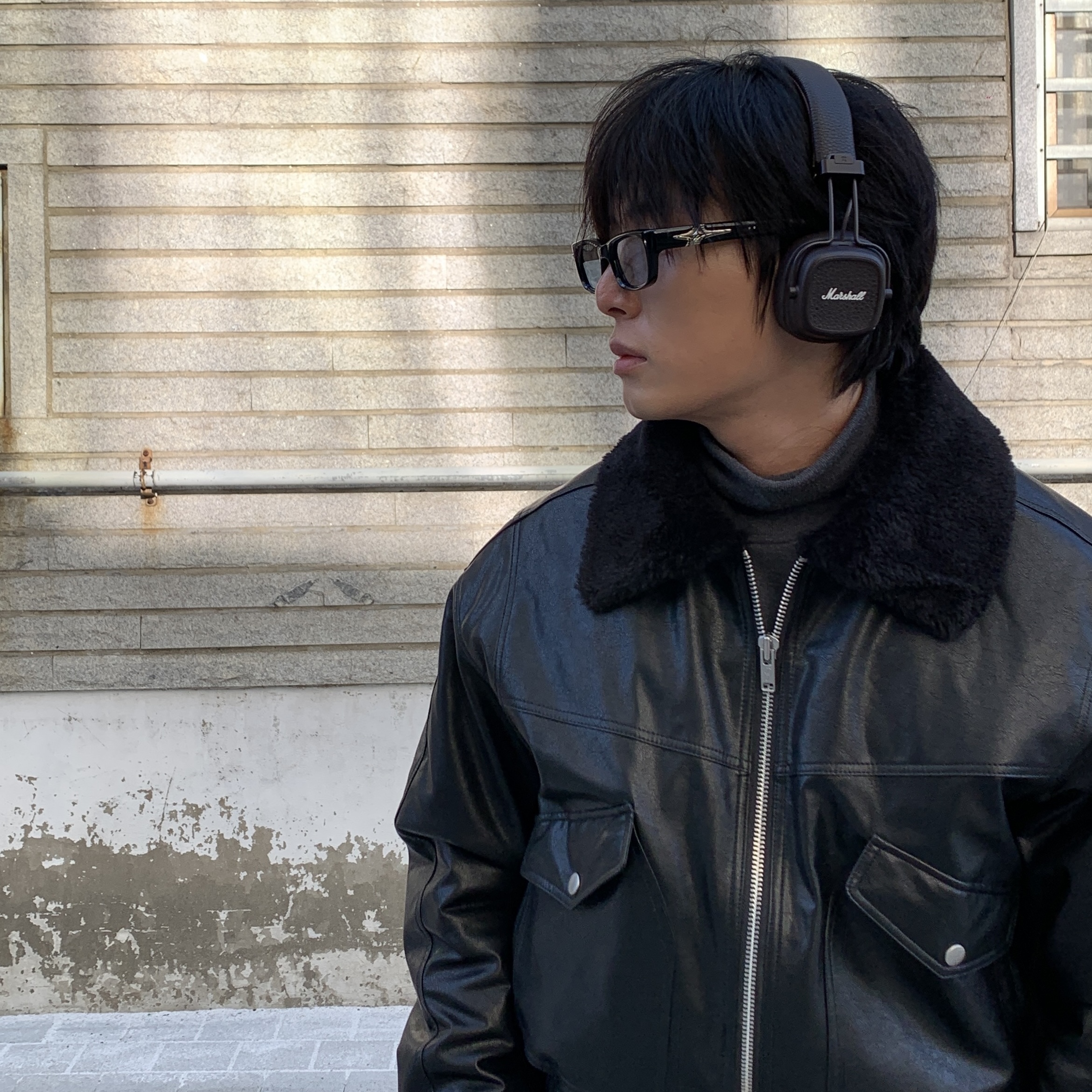 Marshall Major V Brown (Korean Ver.) 착용 스타일 - 1