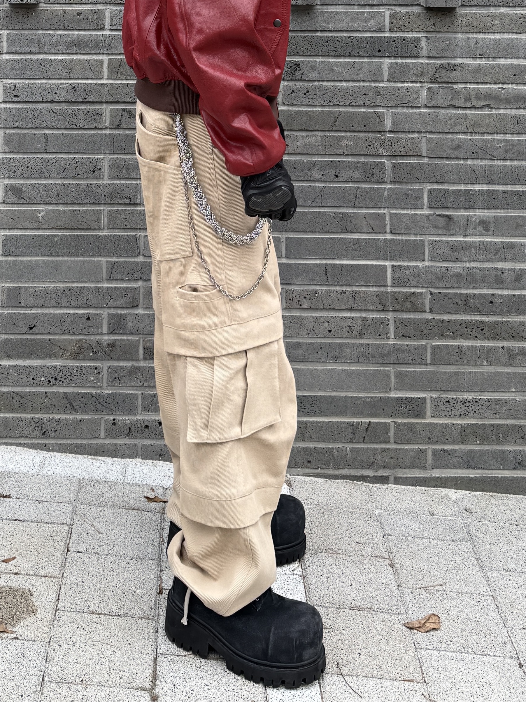 Undermycar Hommage Embraced The Fireworks Goatskin Blouson Red - 24FW, Kamien Titan Baggy Pants Beige 착용 스타일 - 4