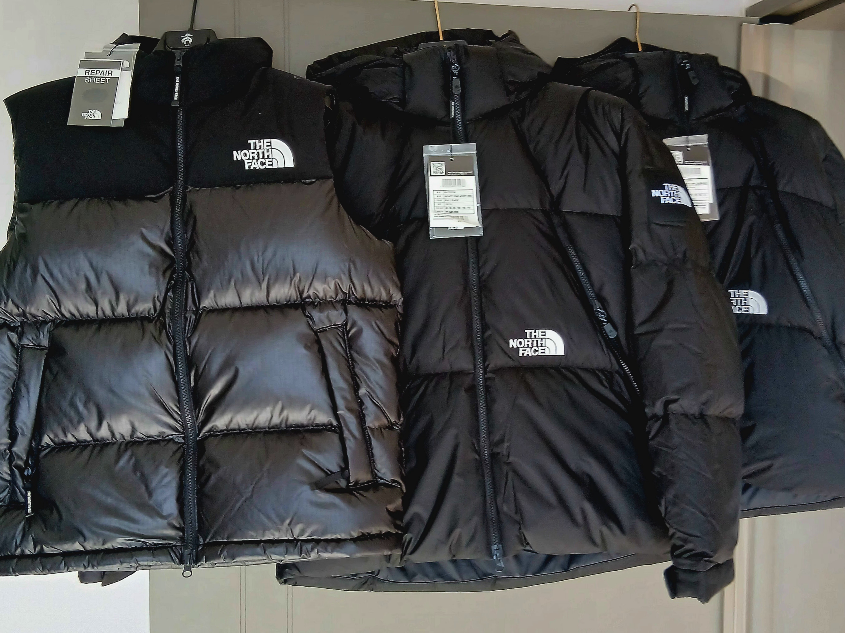 The North Face White Label Novelty Nuptse Down Vest Black, The North Face White Label Novelty Nuptse Down Vest Black 착용 스타일 - 7