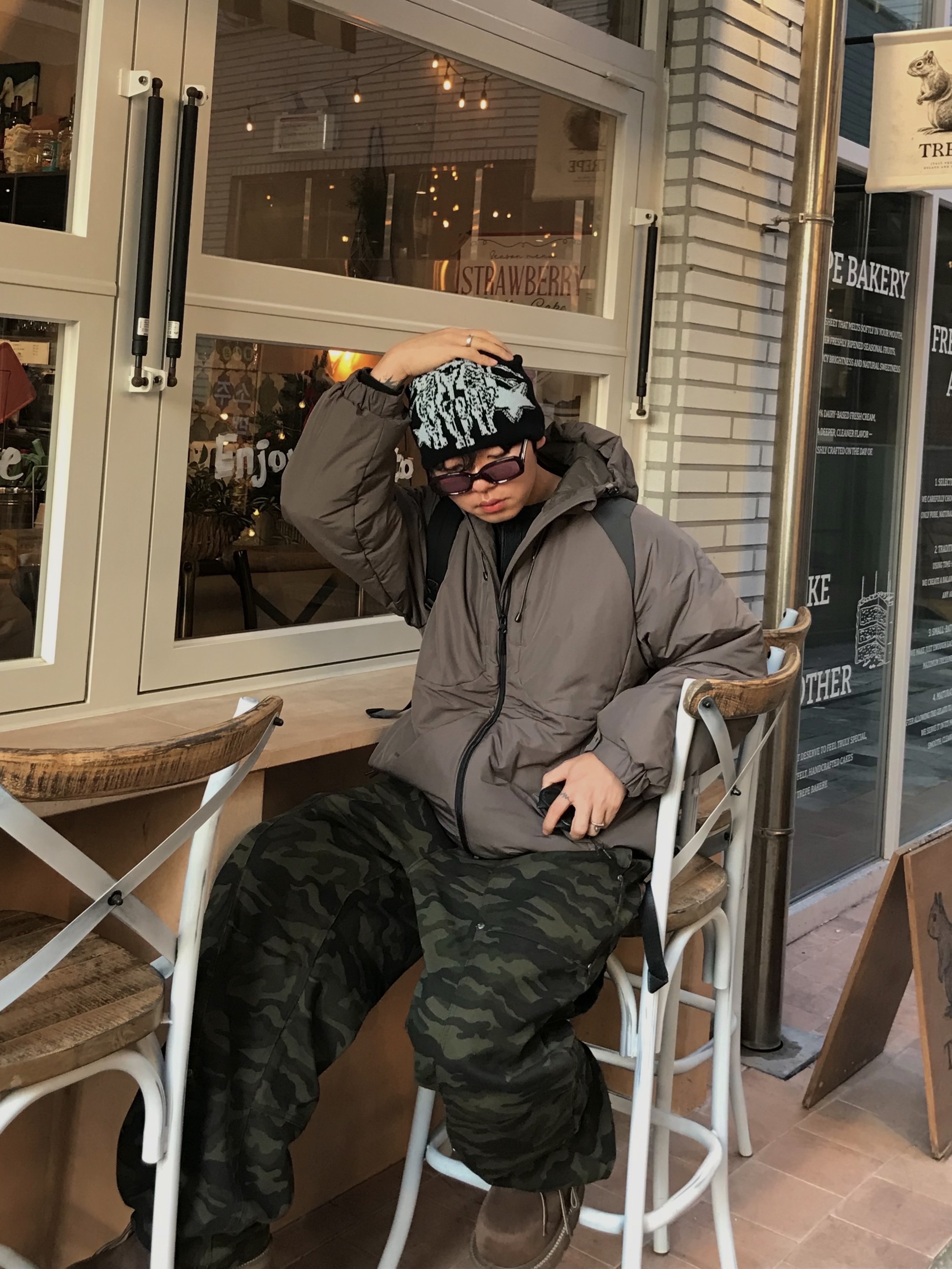 SOULESURES BOLD BELUGA Espresso Brown 착용 스타일 - 4