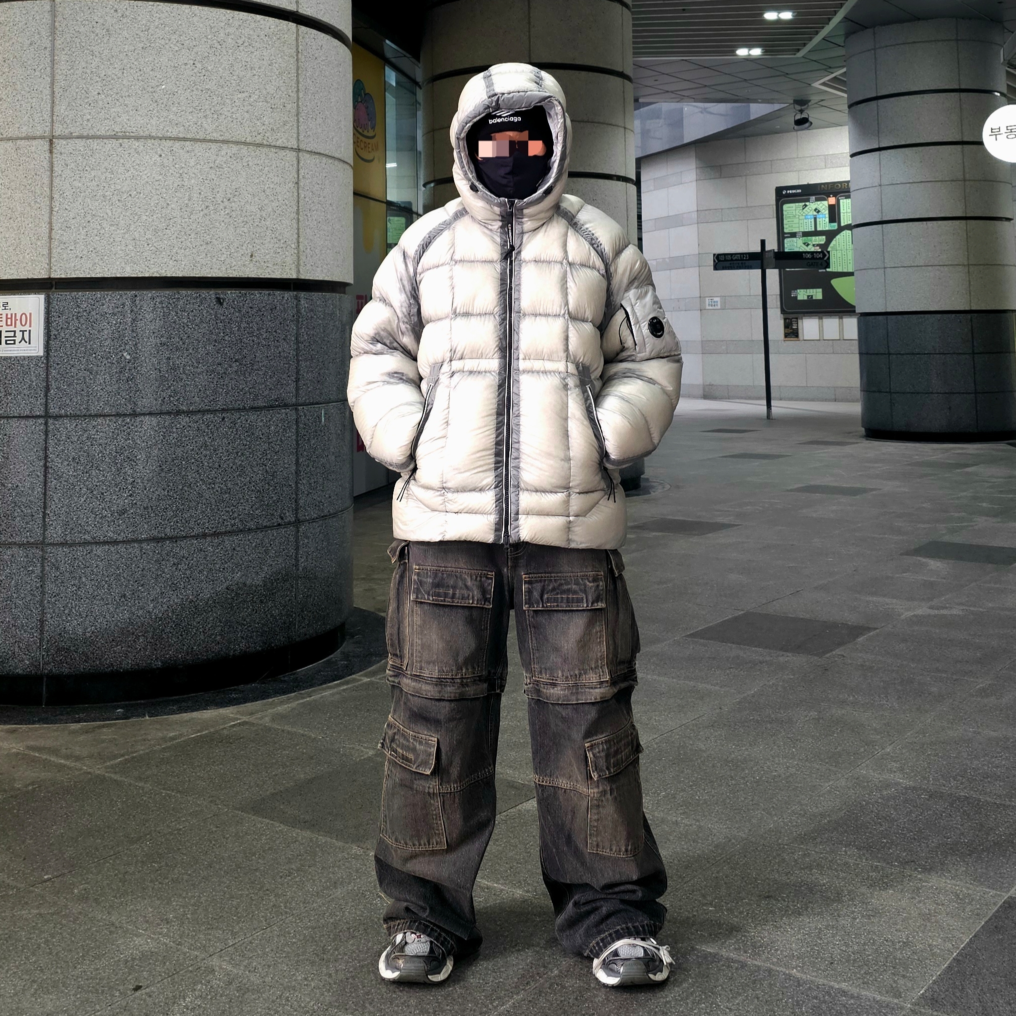 C.P. Company Korea Exclusive D.D. Shell Hooded Down Jacket Lunar Rock - 25FW, Balenciaga Hat Up Socks Beanie Black 착용 스타일