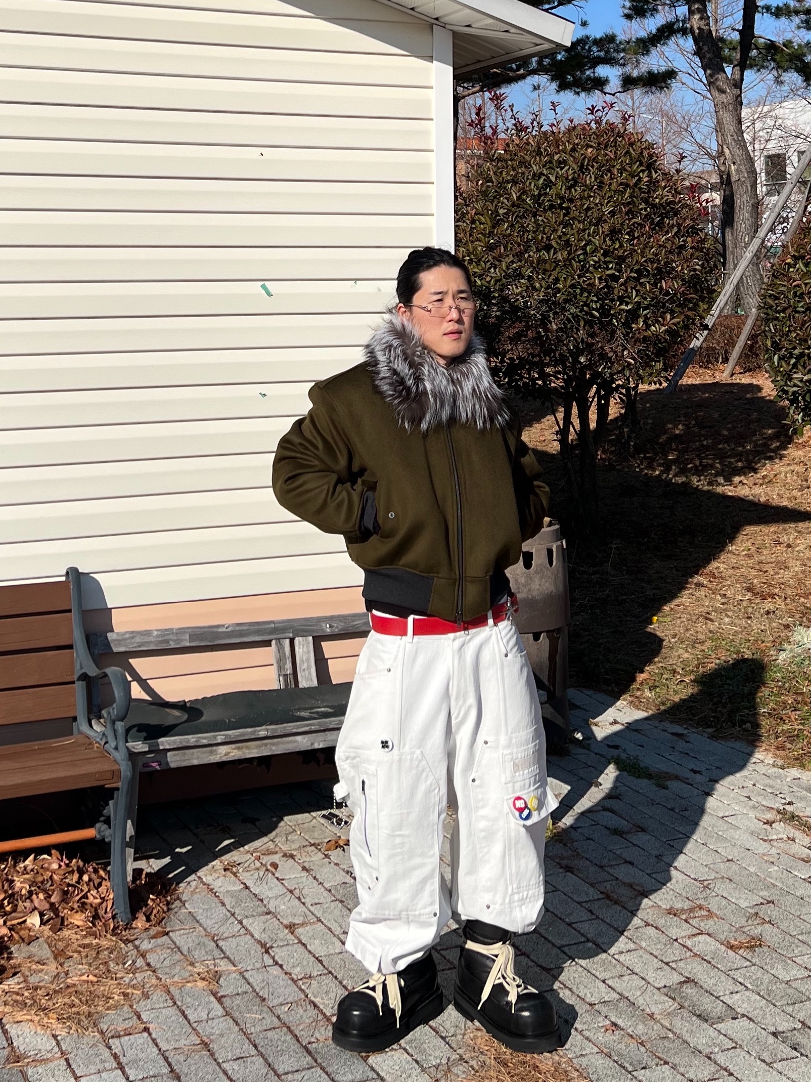 Nos Couleurs x Koin x Llud Rivet Carpenter Pants White, Undermycar Code Name Valkyrie Silver Fox Collar Virgin Wool Jacket Olive - 24FW 착용 스타일 - 2