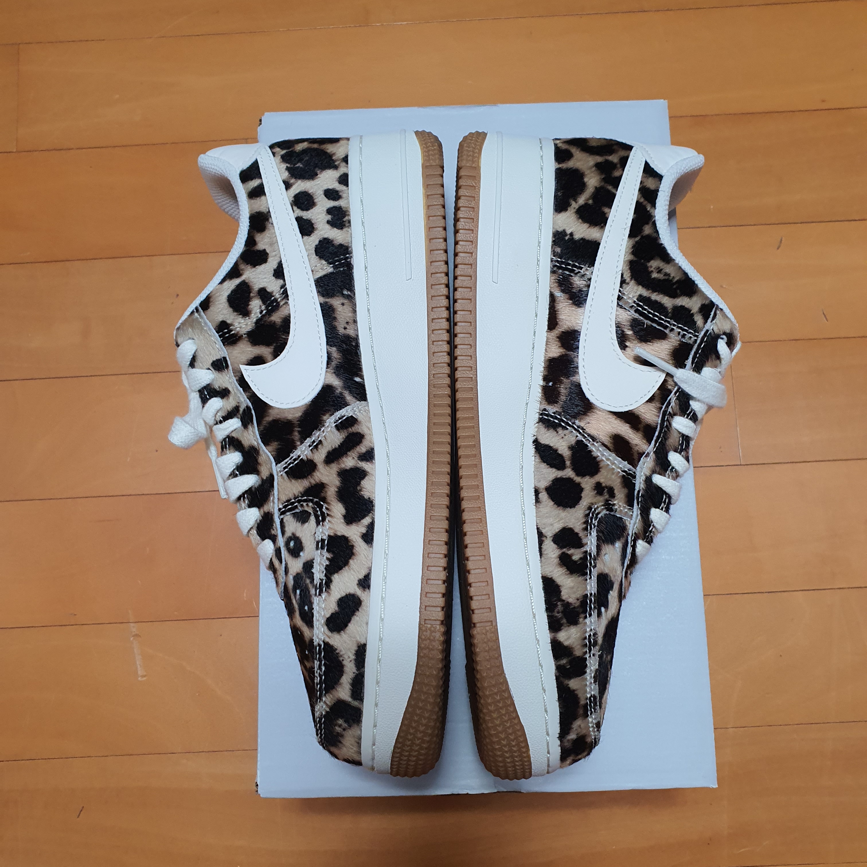 (W) Nike Air Force 1 '07 Baroque Brown Sesame 착용 스타일