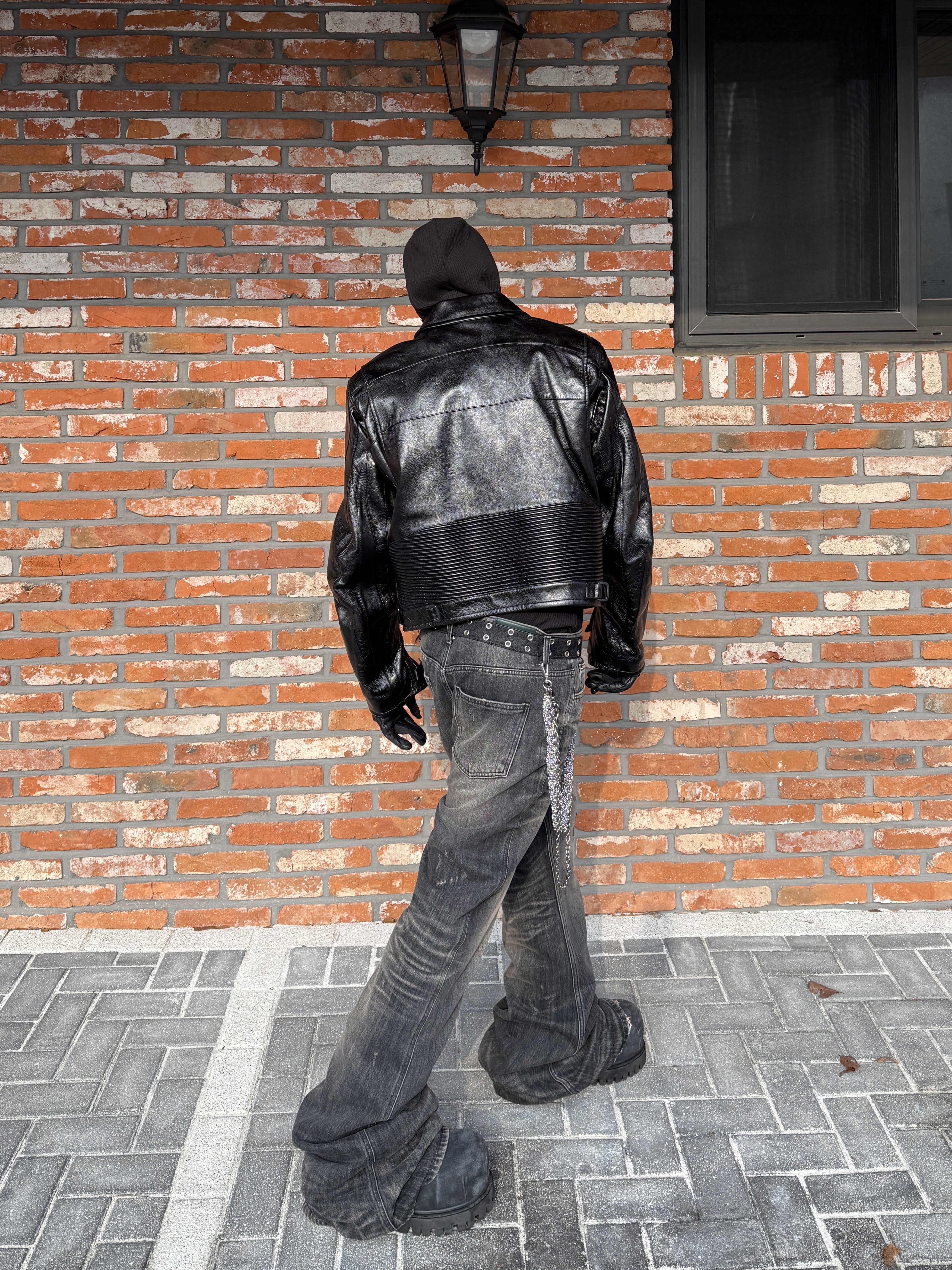 Balenciaga Stomper Bootie Black, Kamien x MJD Double Hole Belt Black Shearling Calfskin 착용 스타일 - 3