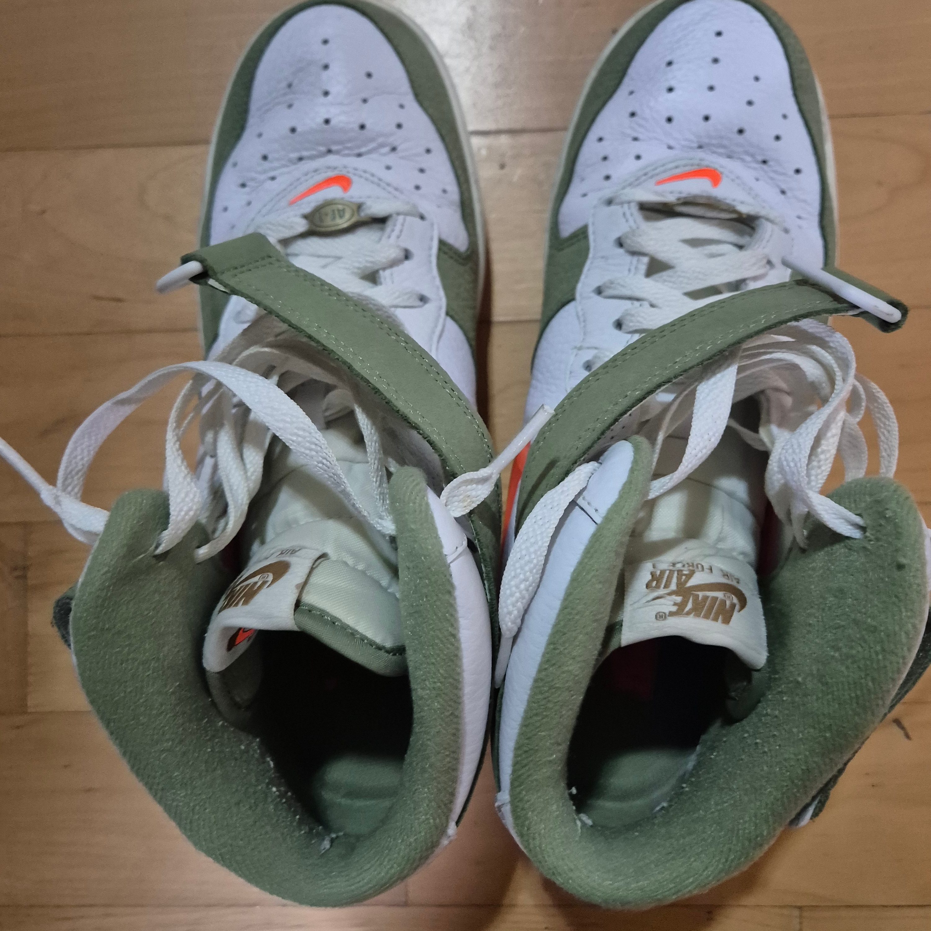 Nike Air Force 1 Mid '07 QS Olive Green and Total Orange 착용 스타일