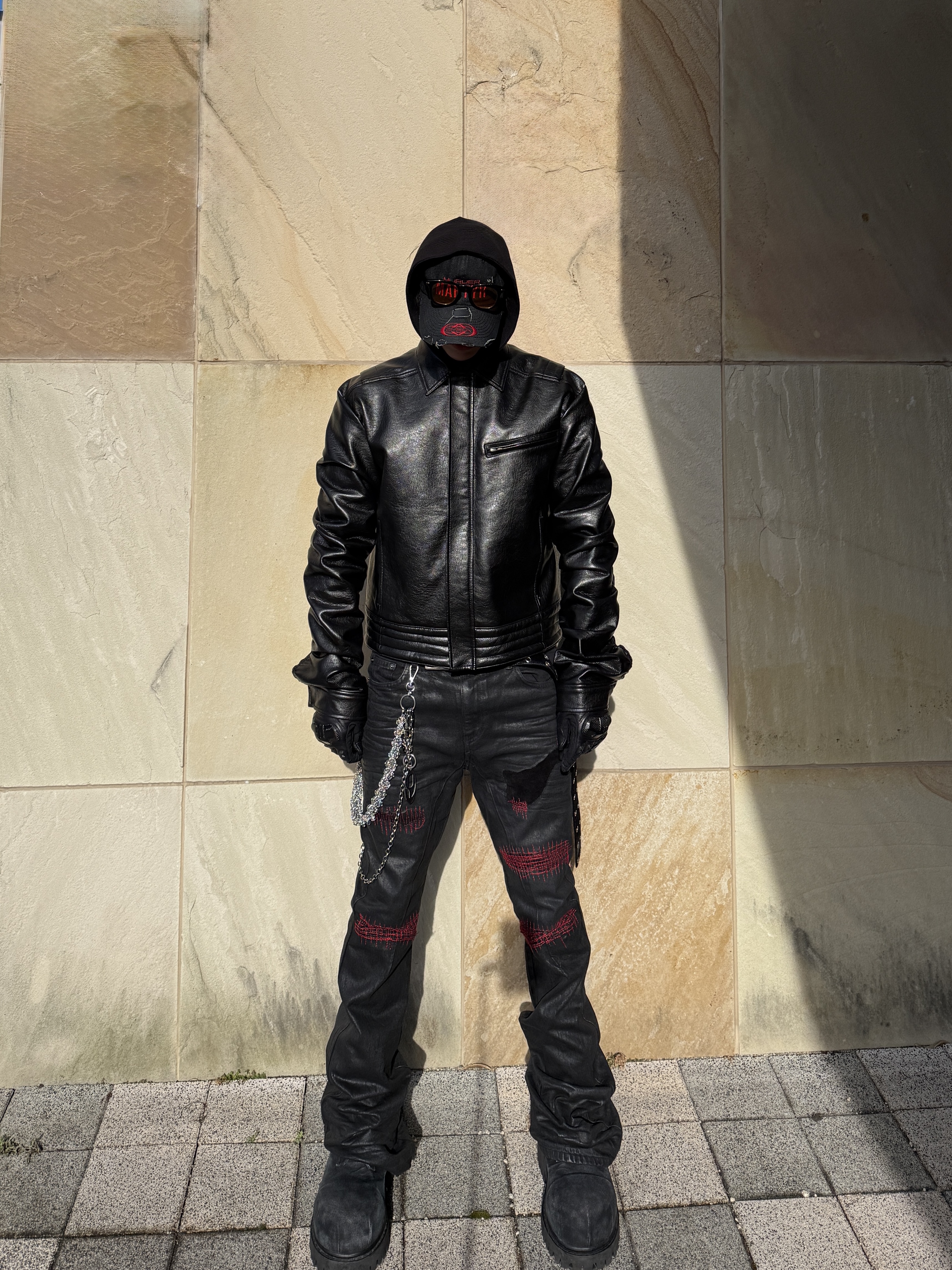 Undermycar x Emostanceclub Emoun Destroyed Cowhide Suede Red Stitch Denim Toreador - 23FW, Balenciaga Stomper Bootie Black 착용 스타일 - 4