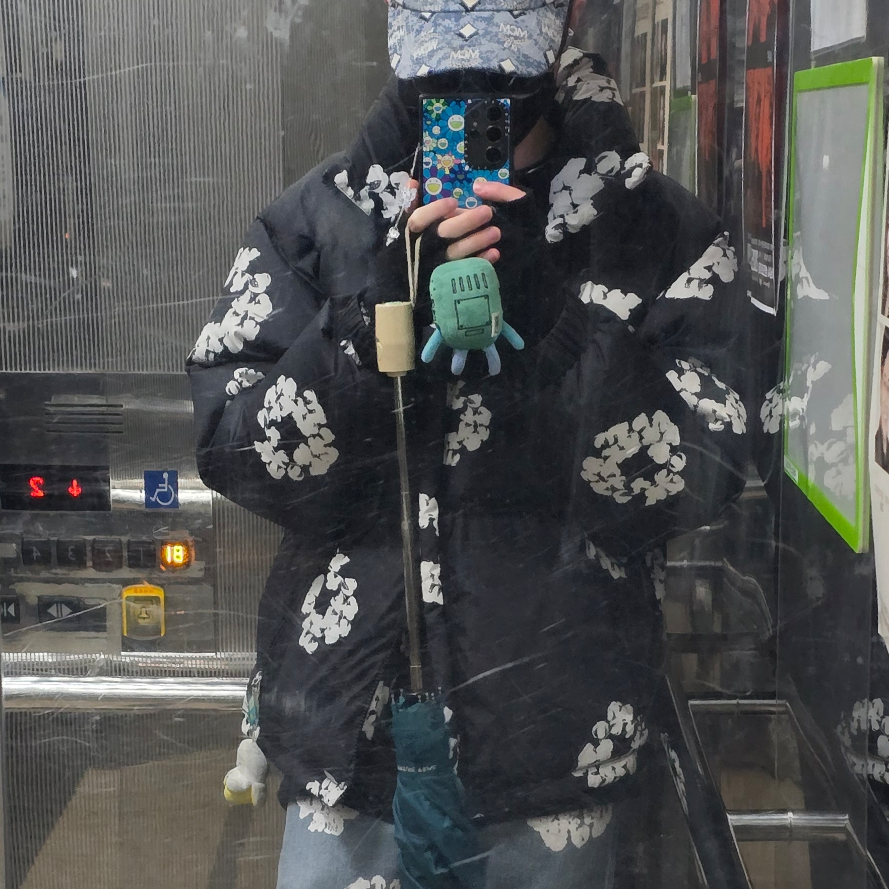 Denim Tears Cotton Wreath Puffer Jacket Black 착용 스타일