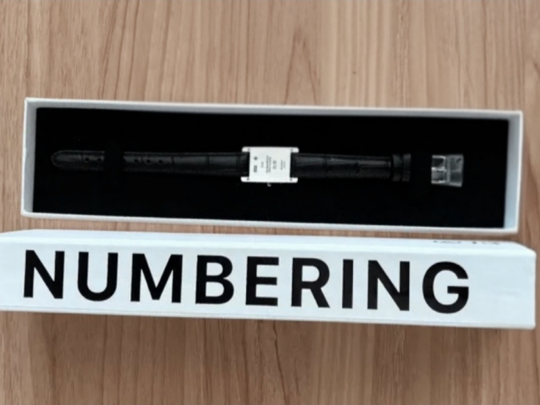 NUMBERING #1901 A13 Watch Bracelet Black/Silver 착용 스타일