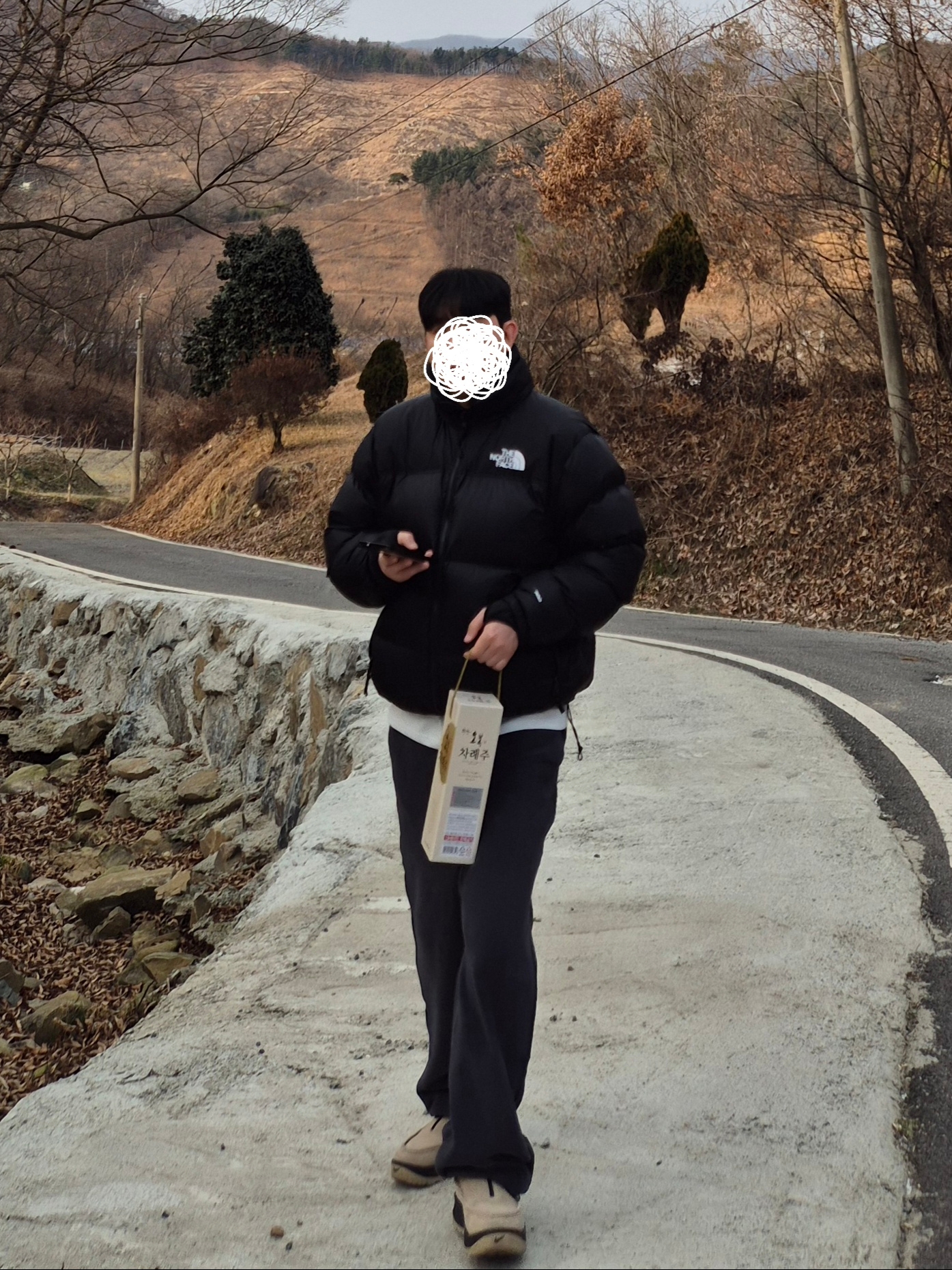 The North Face 1996 Retro Nuptse Down Jacket TNF Black, Uniqlo x Needles Fleece Wide Pants Dark Gray - KR 착용 스타일