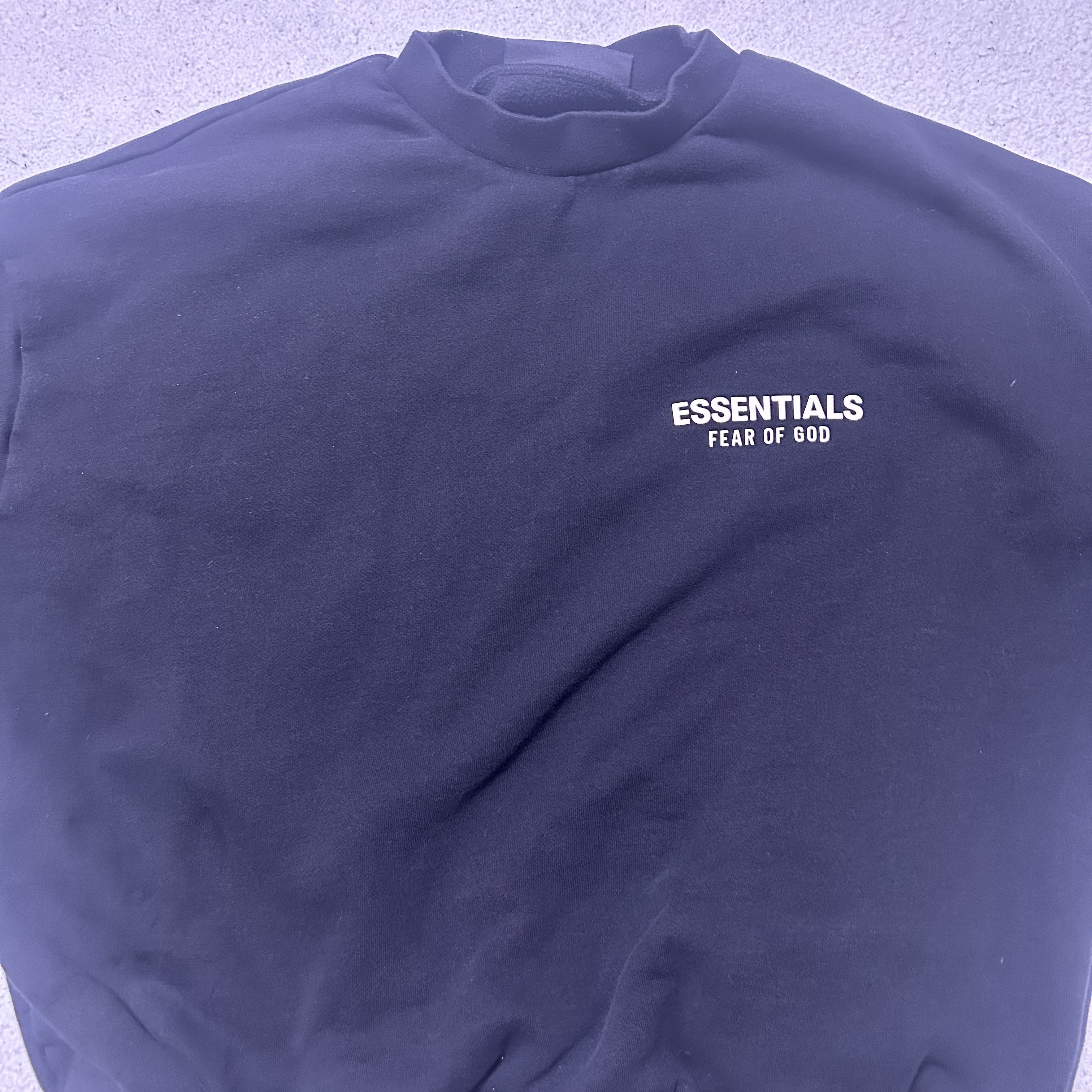 Essentials Fleece Crewneck Black - 24FW 착용 스타일